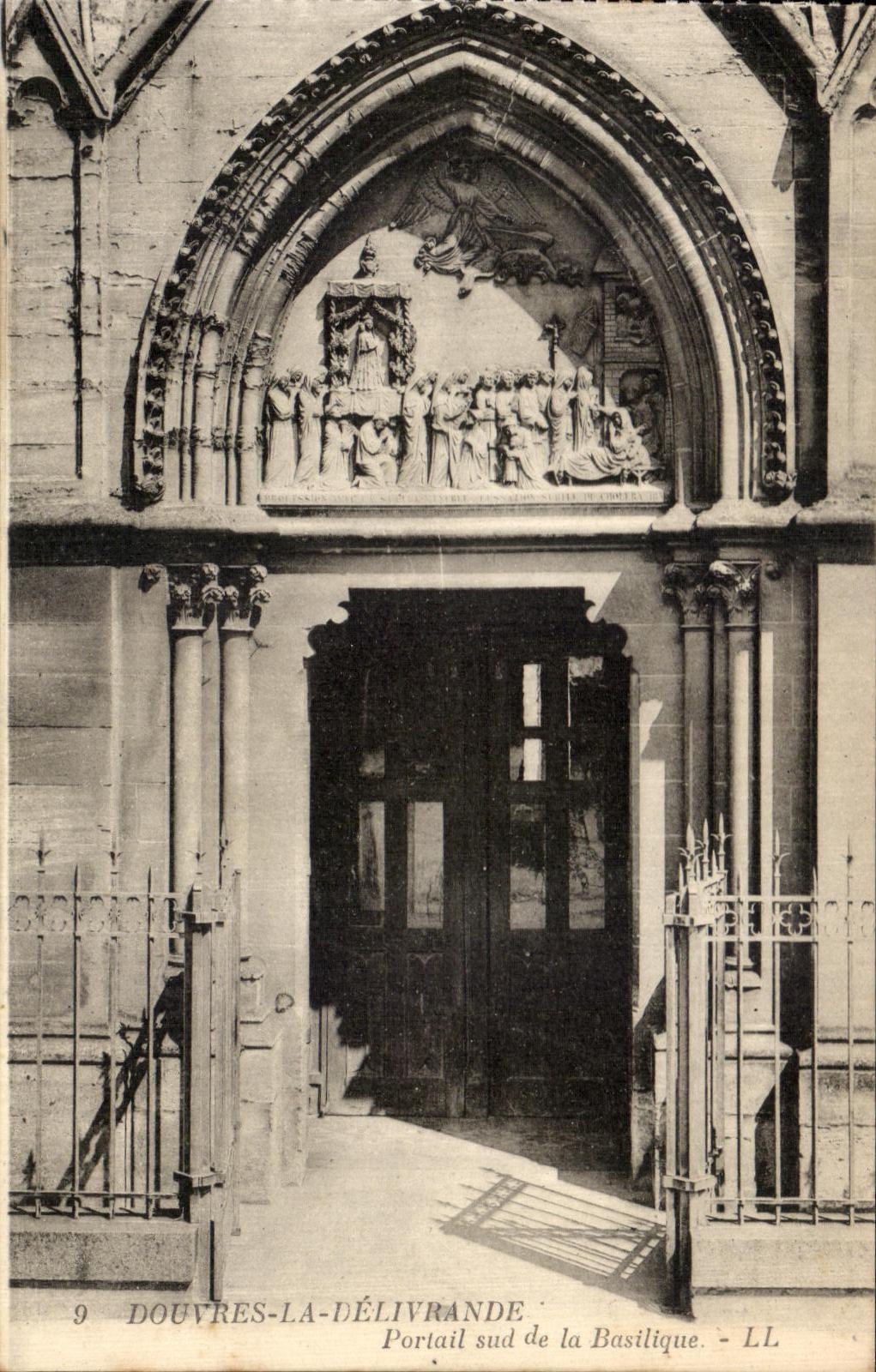 CPA Dover Delivrande southern Gate of the Basilica