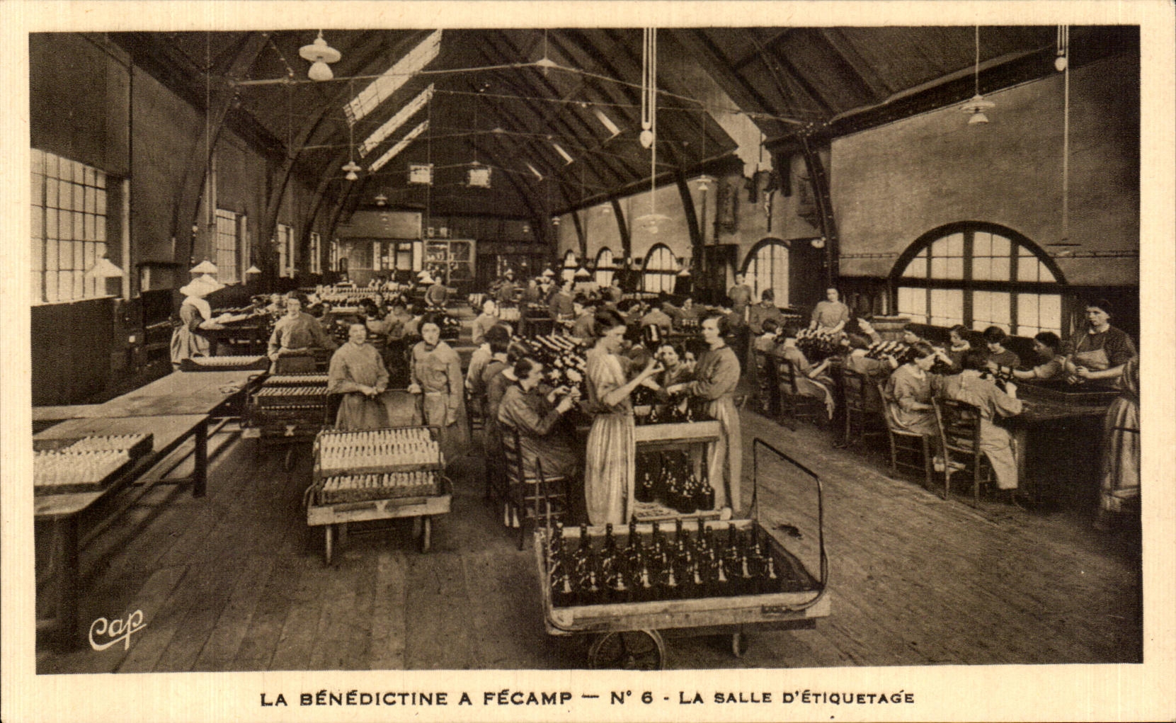 El benedictino de CPA tiene Fecamp Musee las mujeres de etiquetado del sitio con el trabajo