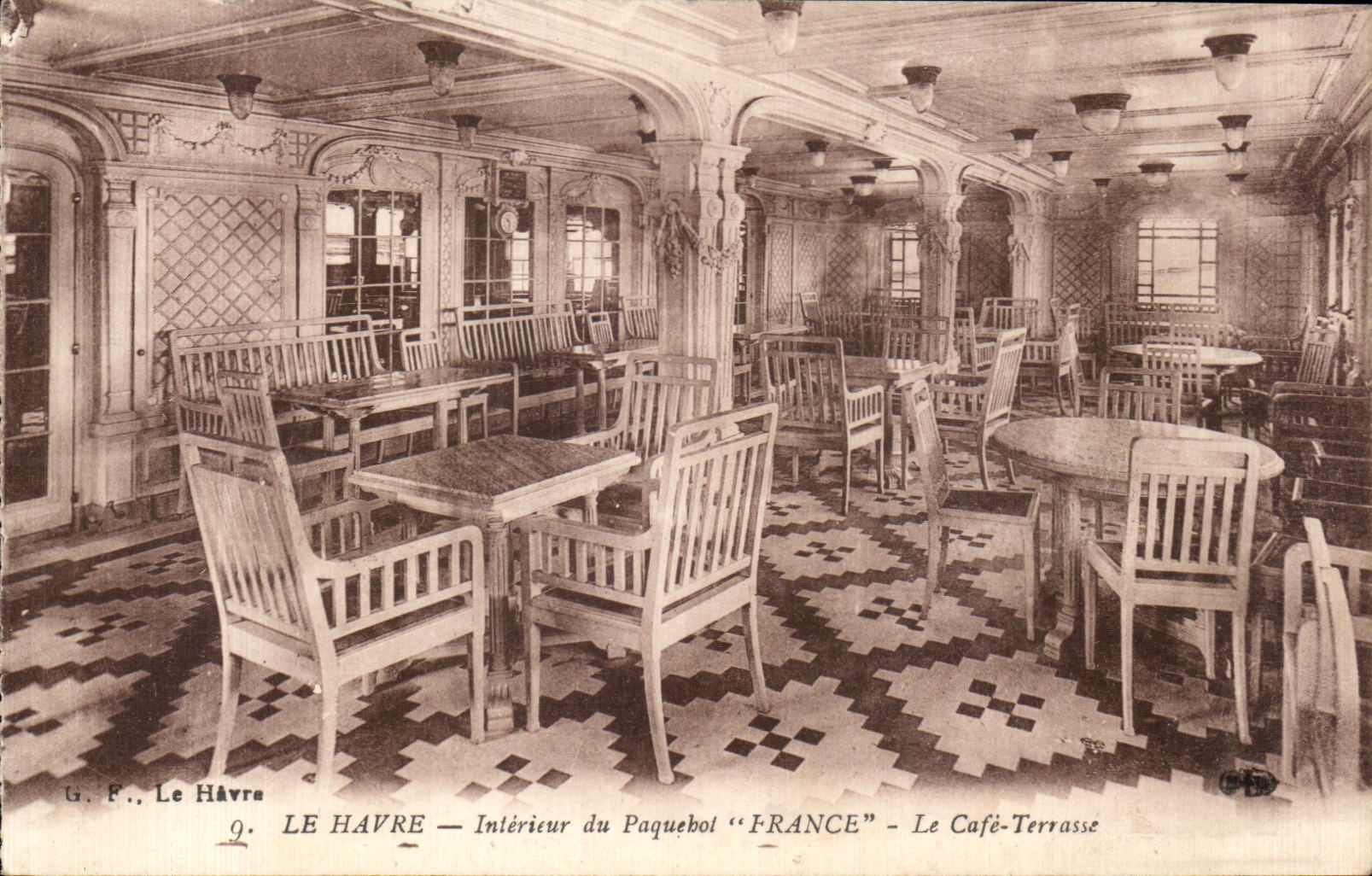 CPA Le Havre interior del vapor Francia la terraza del cafe