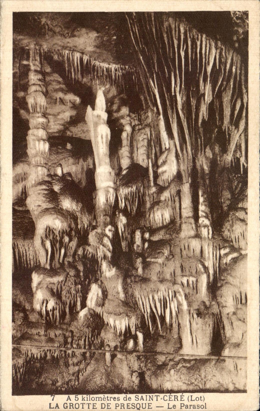 CPA Saint Cere the Cave Of Almost the Parasol