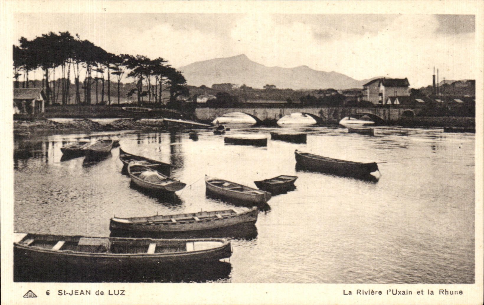 CPA St Jean de Luz La Riviere L Uxain et la Rhune
