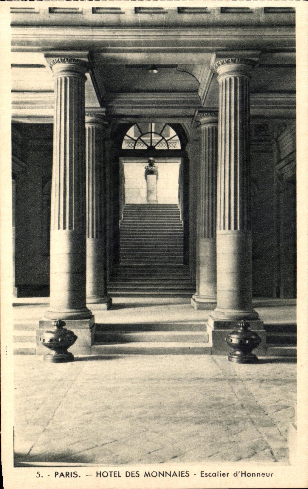 CPA Paris Hotel Des Monnaies Cour d Honneur