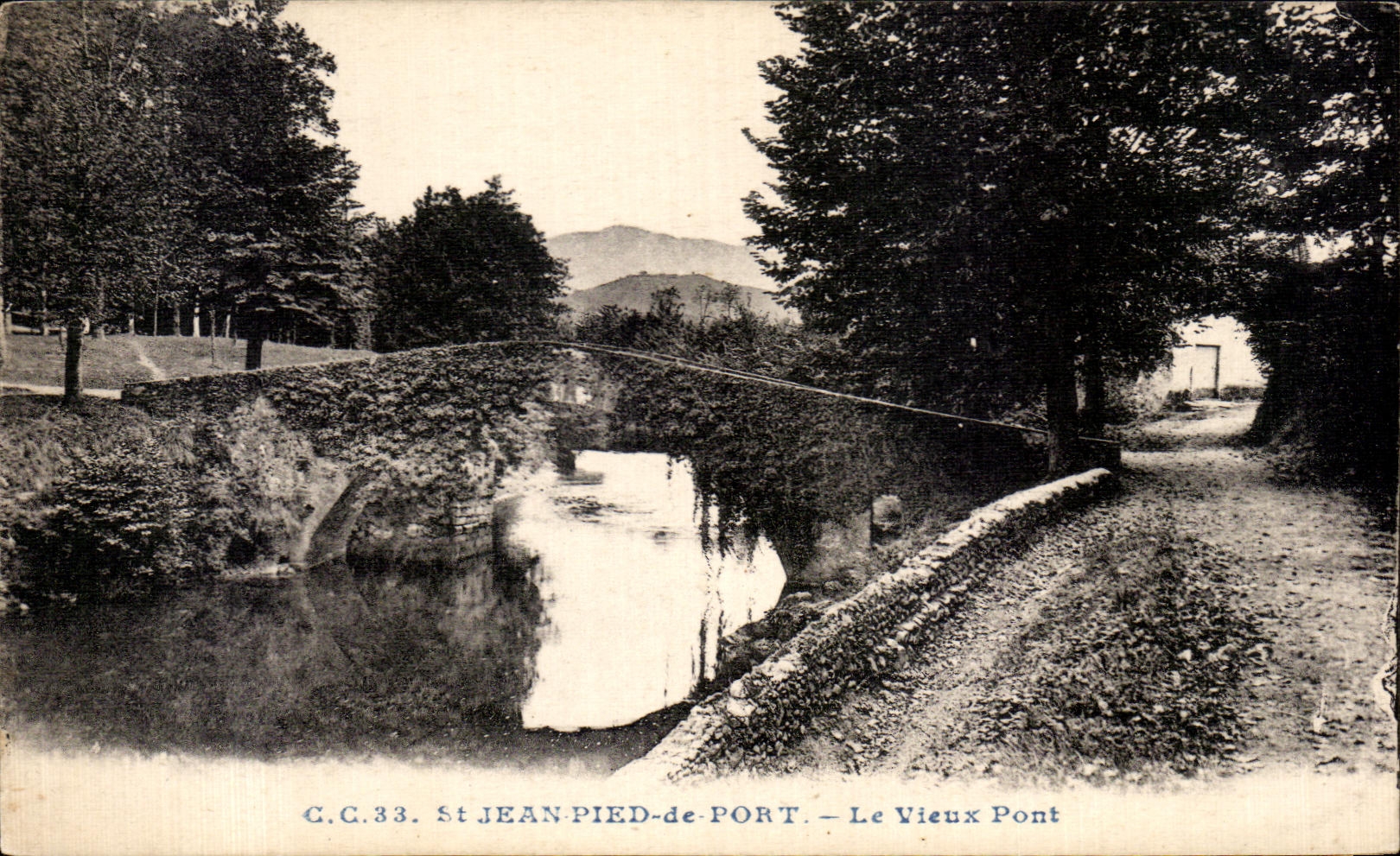 CPA St Jean Foot of Port the Old Bridge