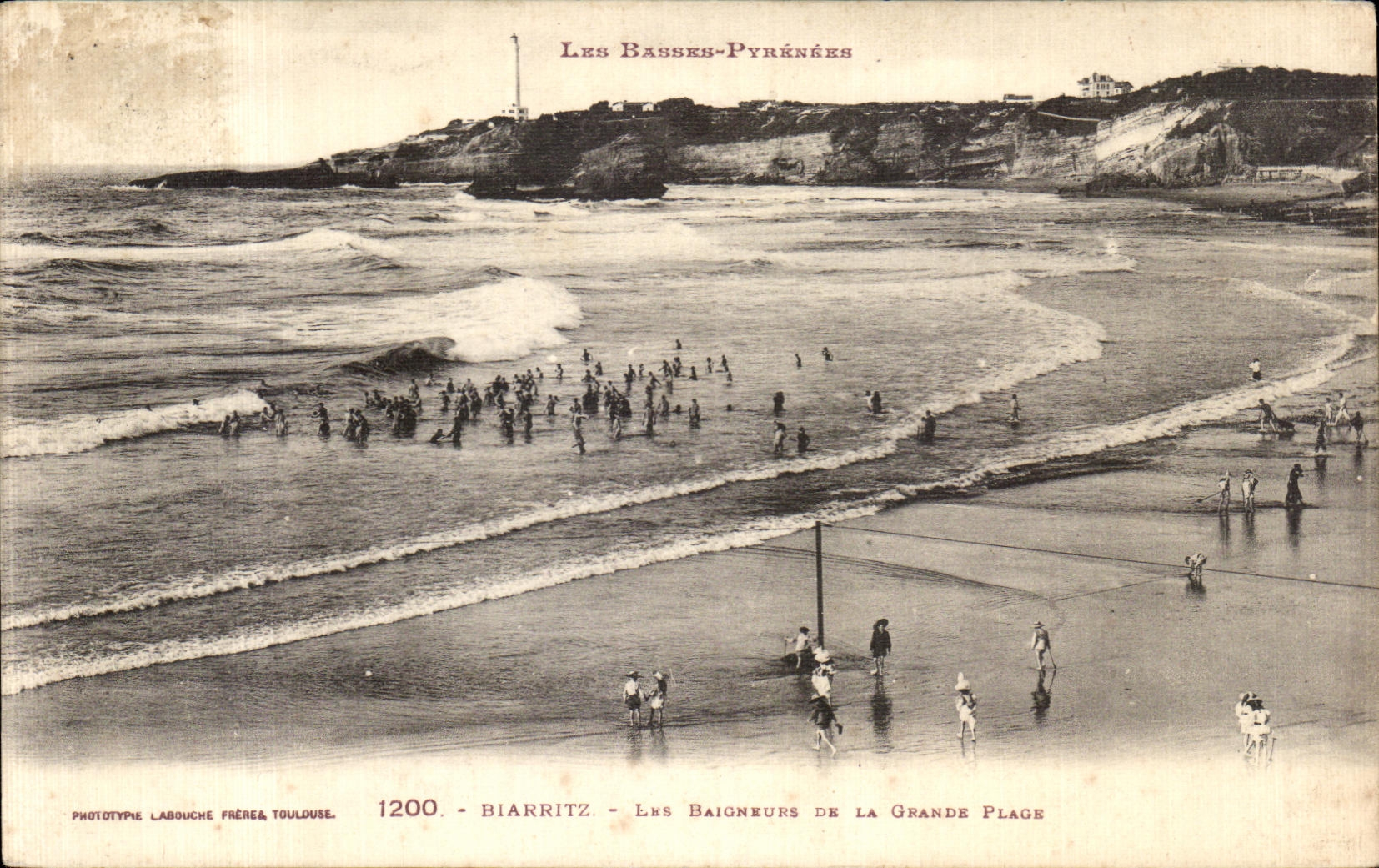 CPA Biarritz Les baigneurs de la grande plage 