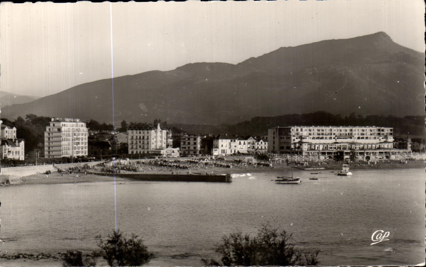 CPA Saint Jean de Luz La Plage et la Rhune