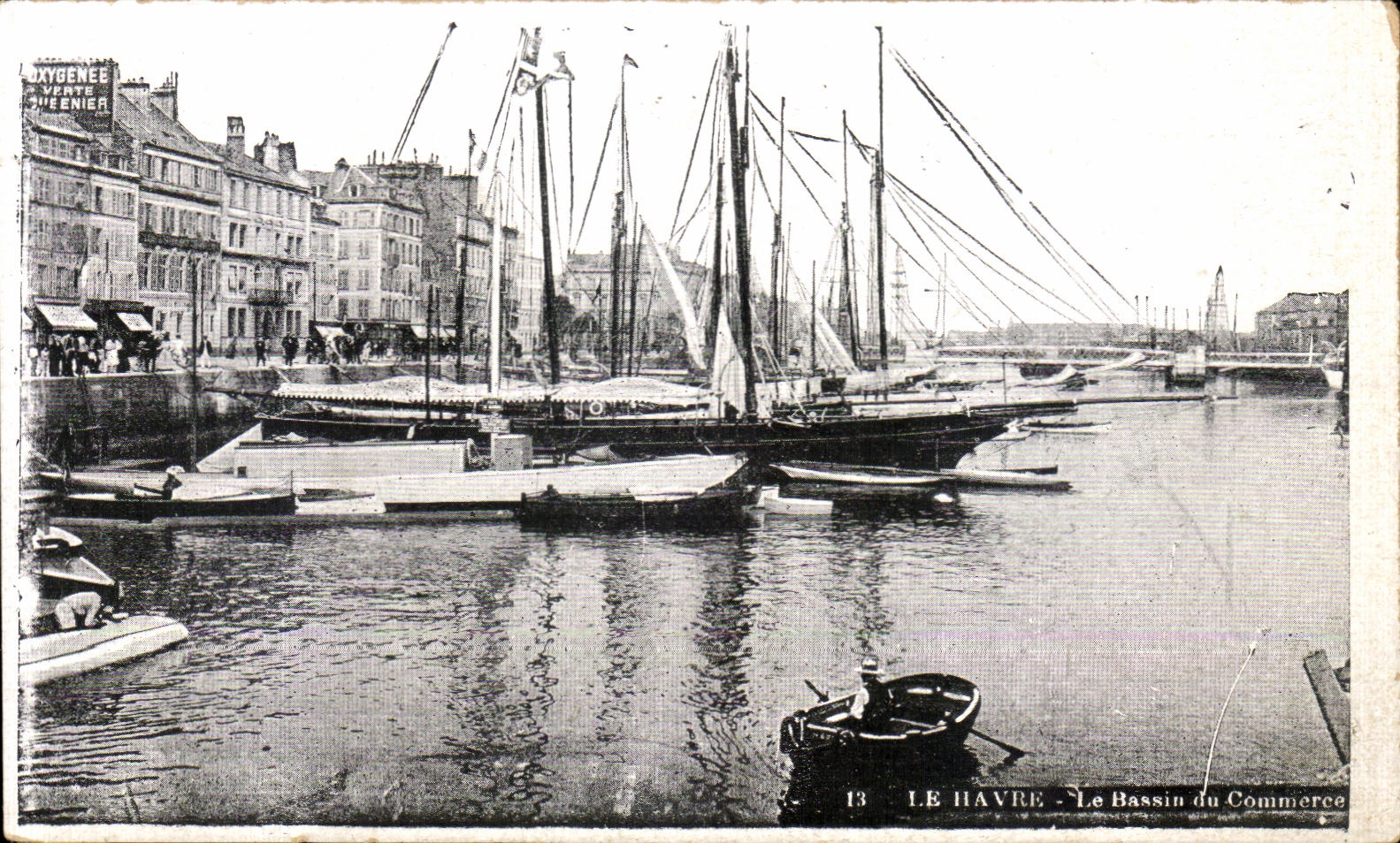 CPA Le Havre Le Bassin du Commerce Bateaux 