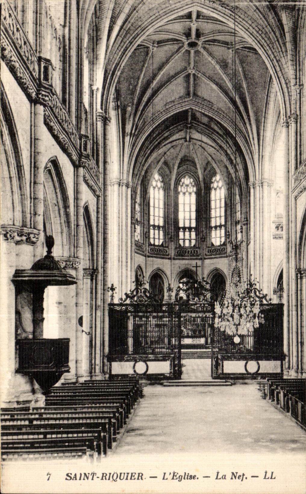 CPA Saint Riquier church the Nave