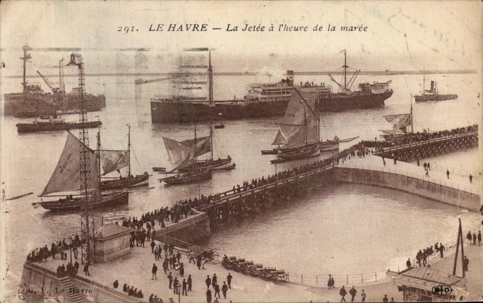 CPA Le Havre La Jetee a I Heure de la Maree Bateau