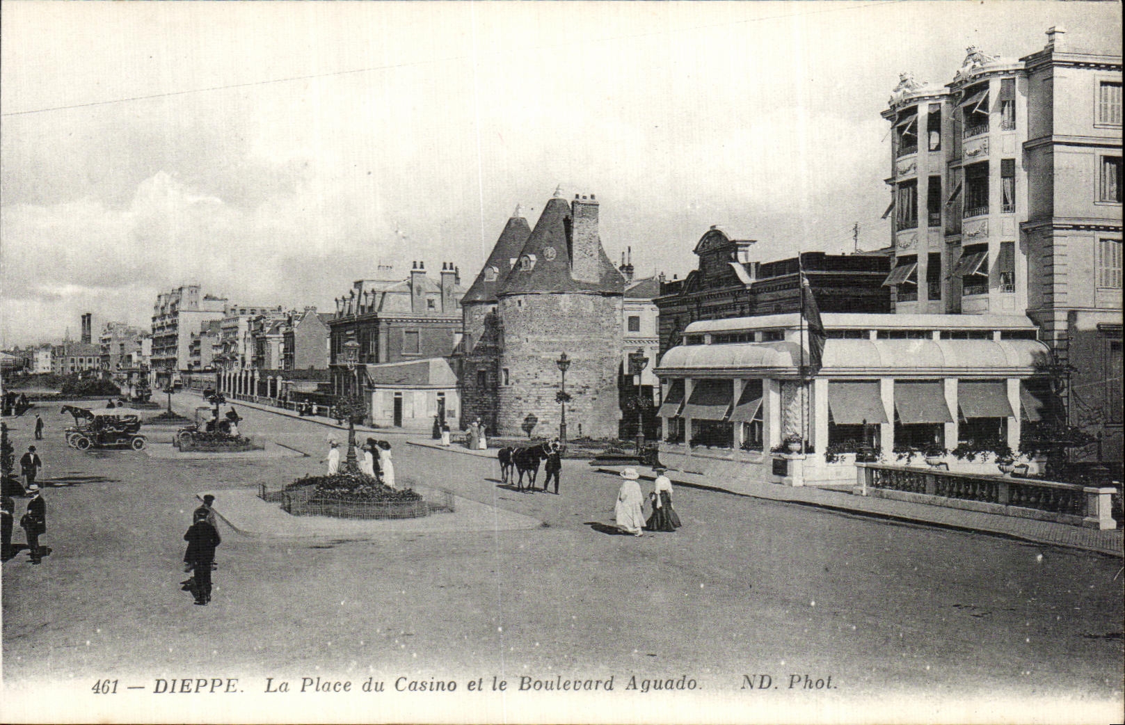 CPA Dieppe el casino del lugar y el bulevar de Aguado