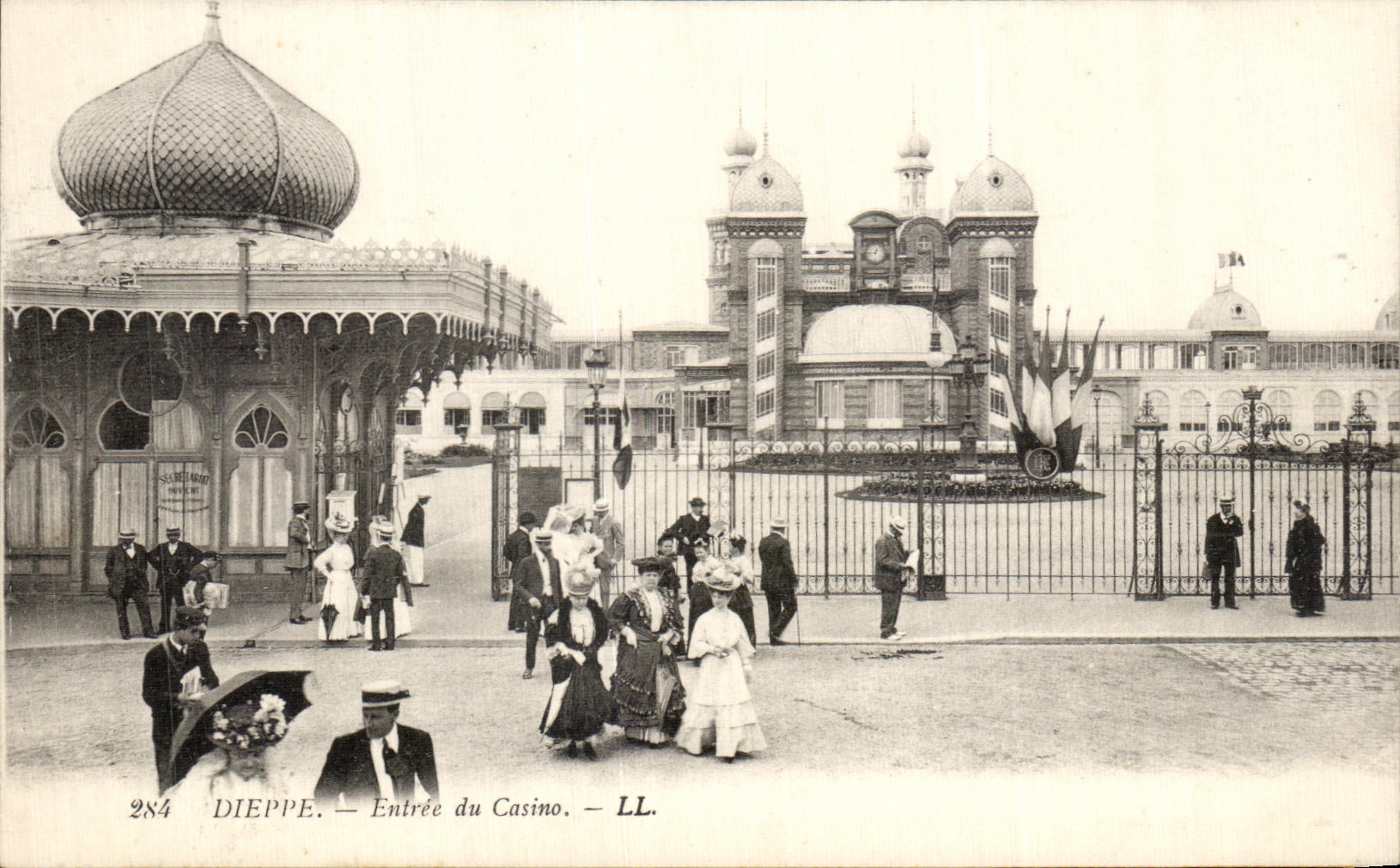 Entrada de CPA Dieppe de las mujeres elegantes del casino