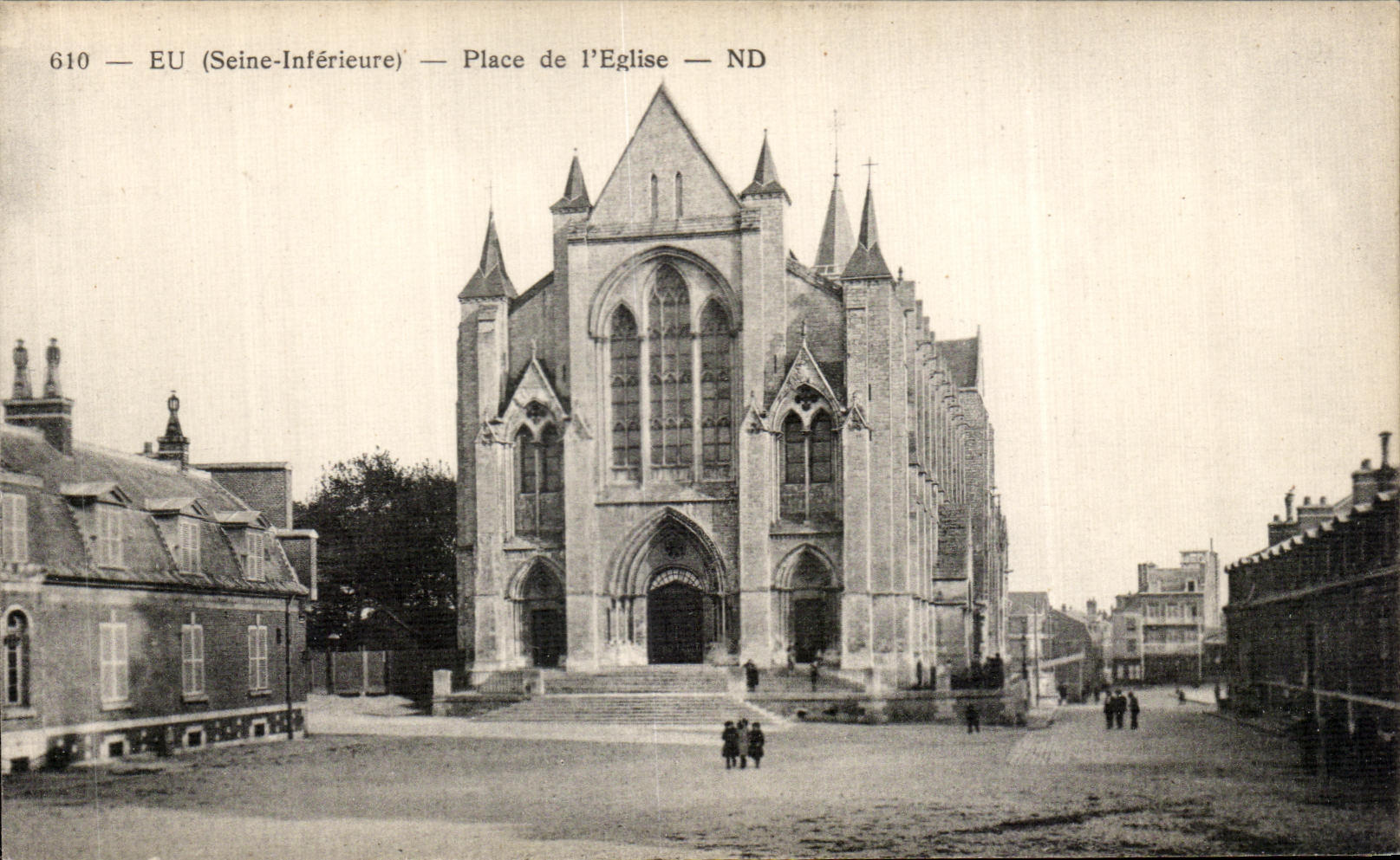 CPA Eu (Seine Inferieure) Place de I Eglise