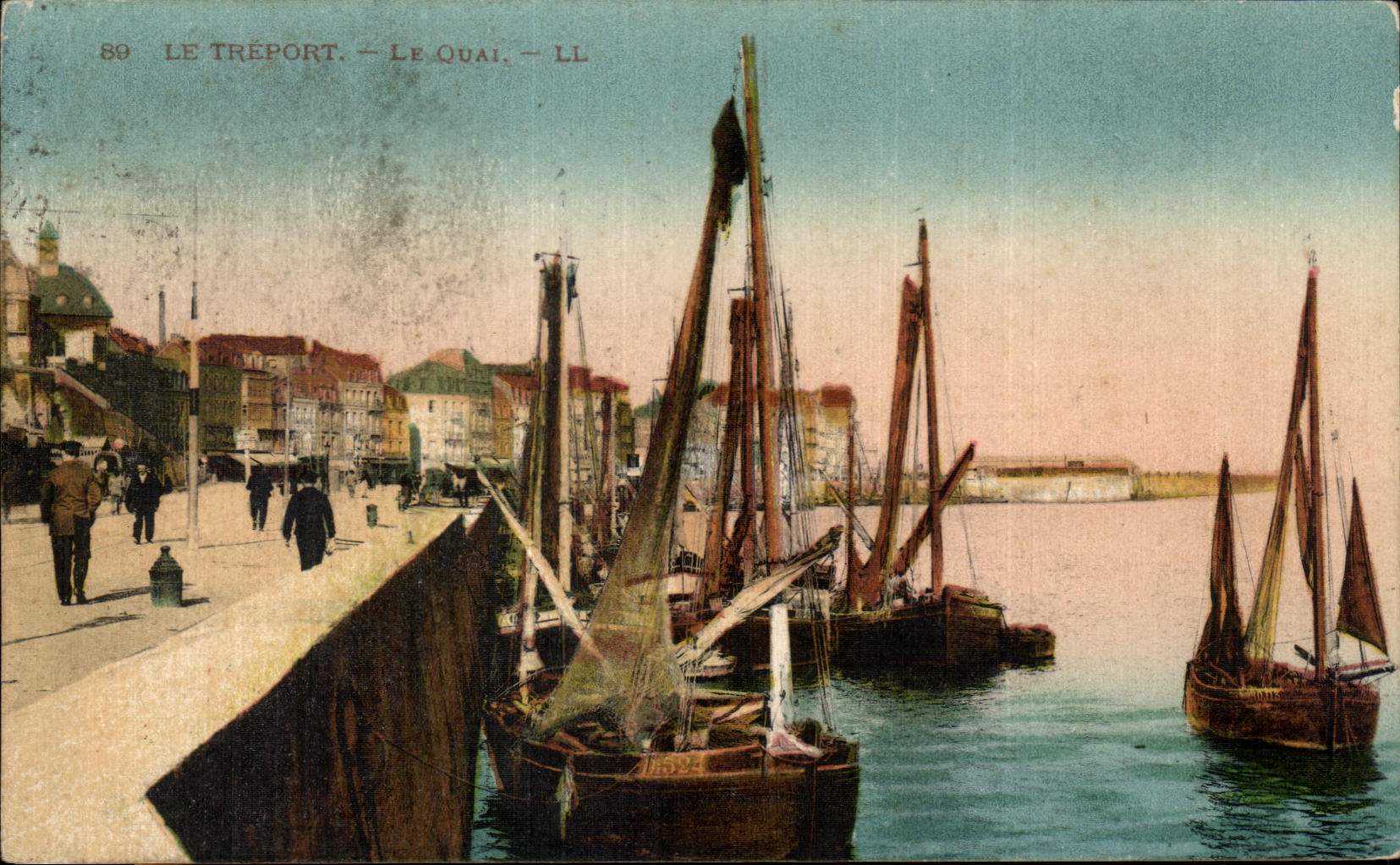 CPA Treport the Quay Boats