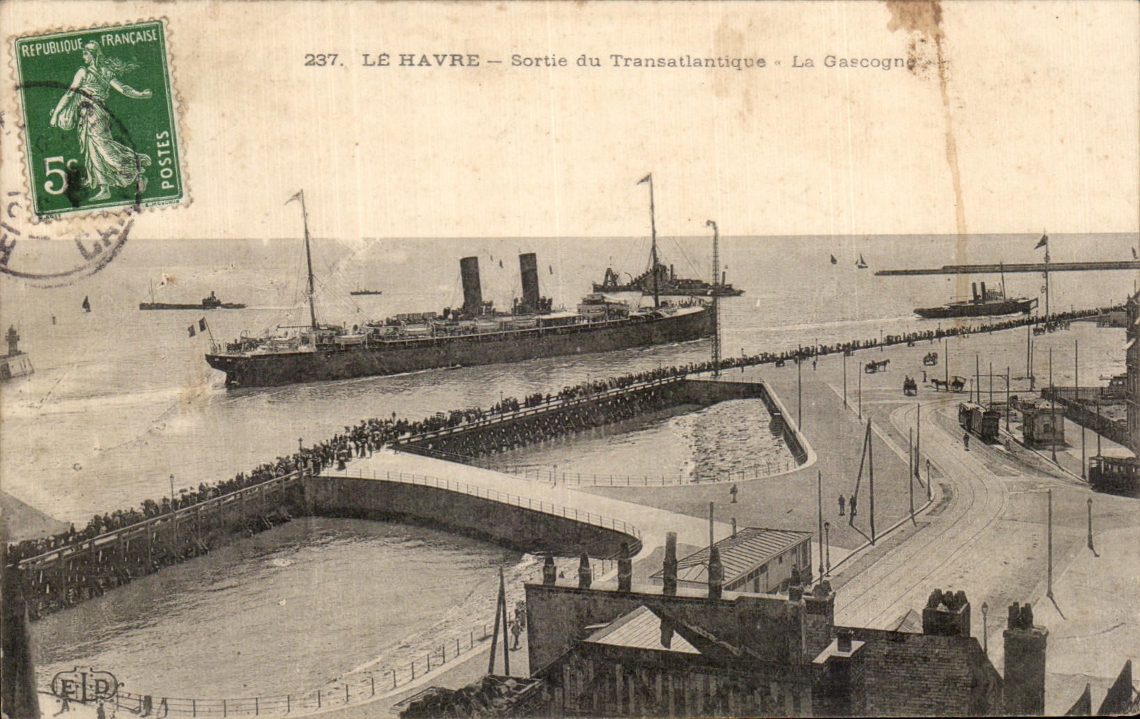 CPA Le Havre Sortie du Transatlantique La Garcogne