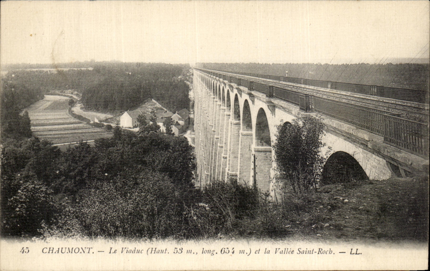 CPA Chaumont Le Viaduc et la Vallee Saint Roch