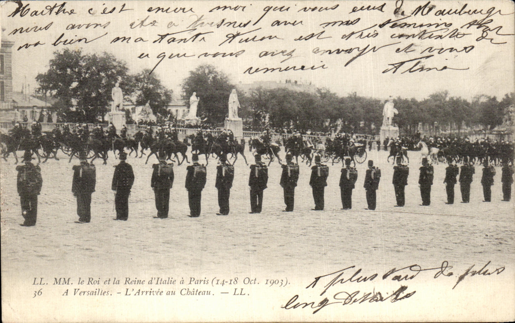CPA Le Roi et la Reine d Italie a Paris A Versailles L Arrivee au Chateau Militaria Dragons 