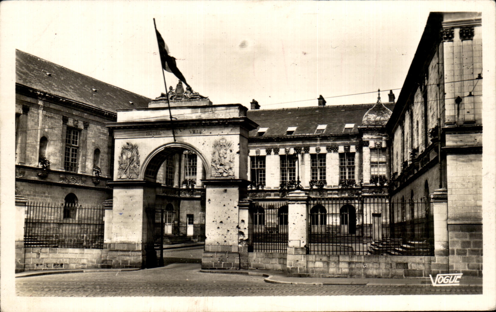 CPA Nantes Town hall