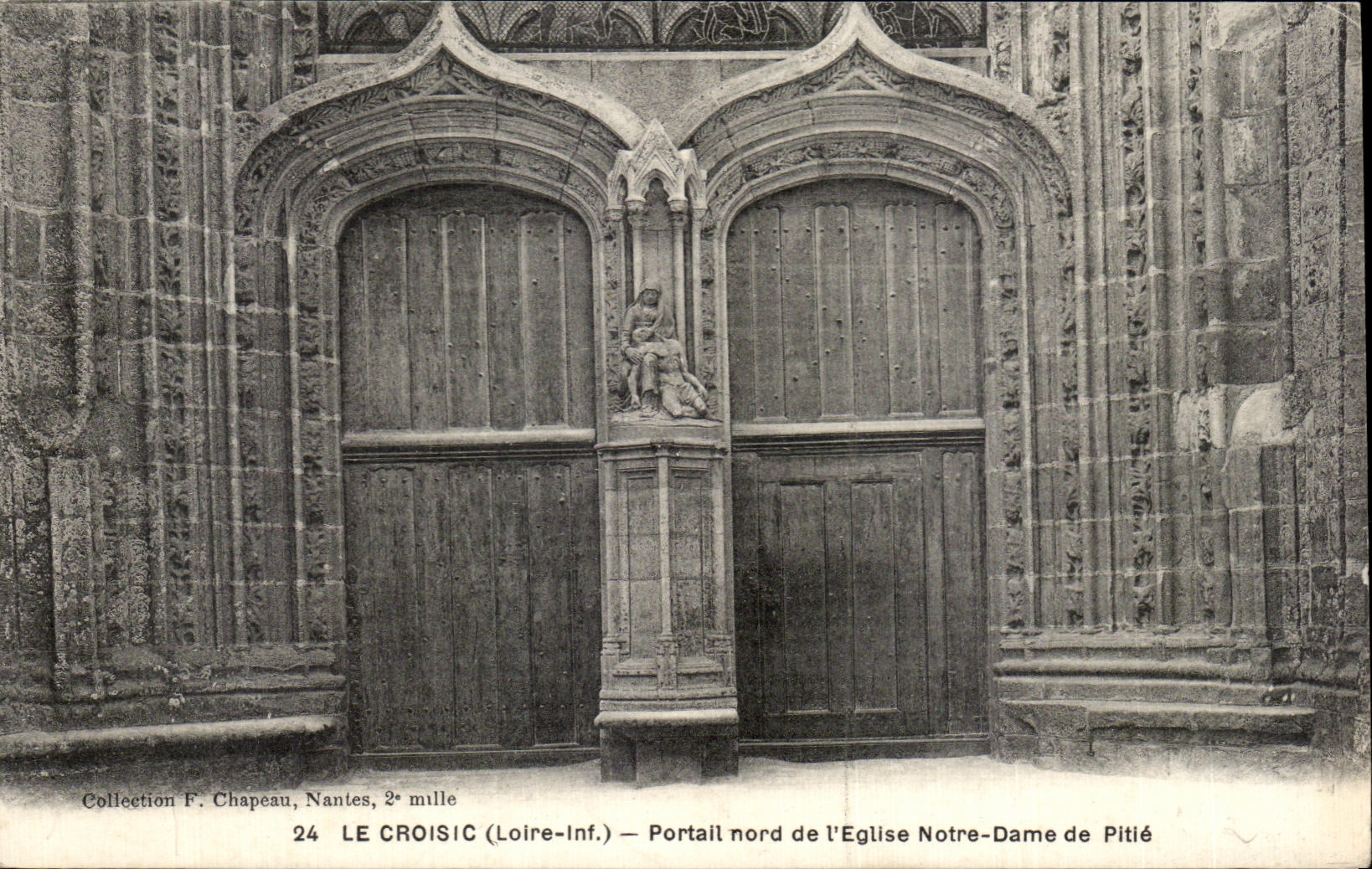 CPA Croisic (the Loire inf) portall northern of I Notre Dame Church of pity