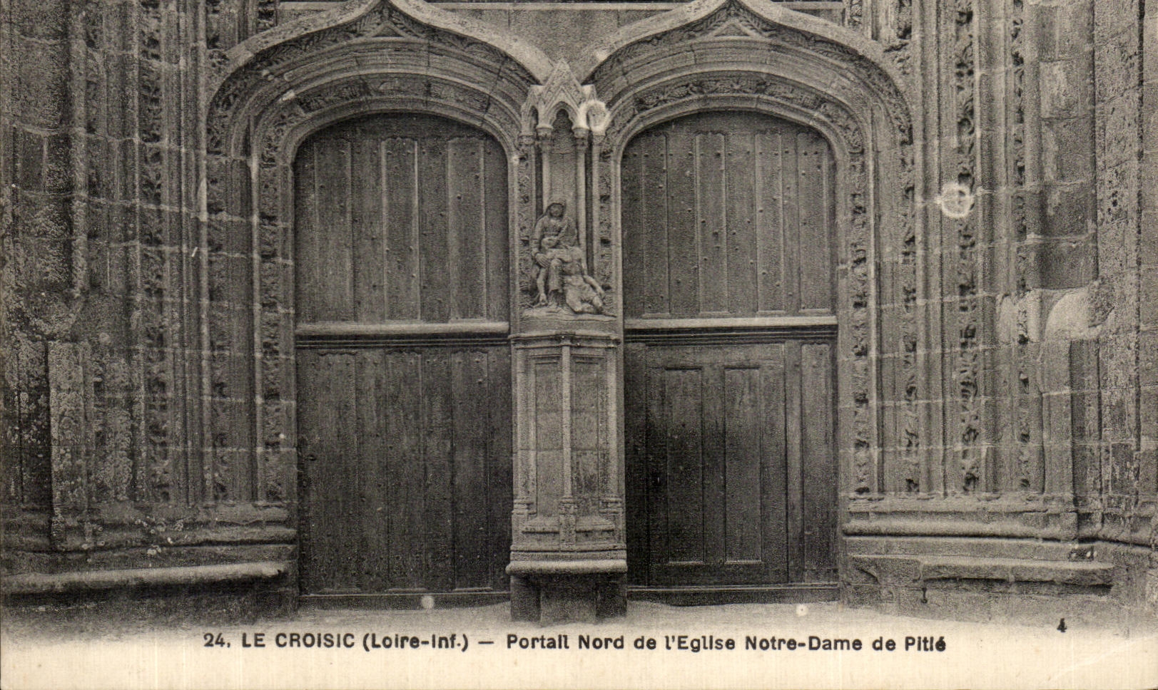 CPA Croisic (the Loire inf) Portall Northern of I church Notre Dame de Pitie