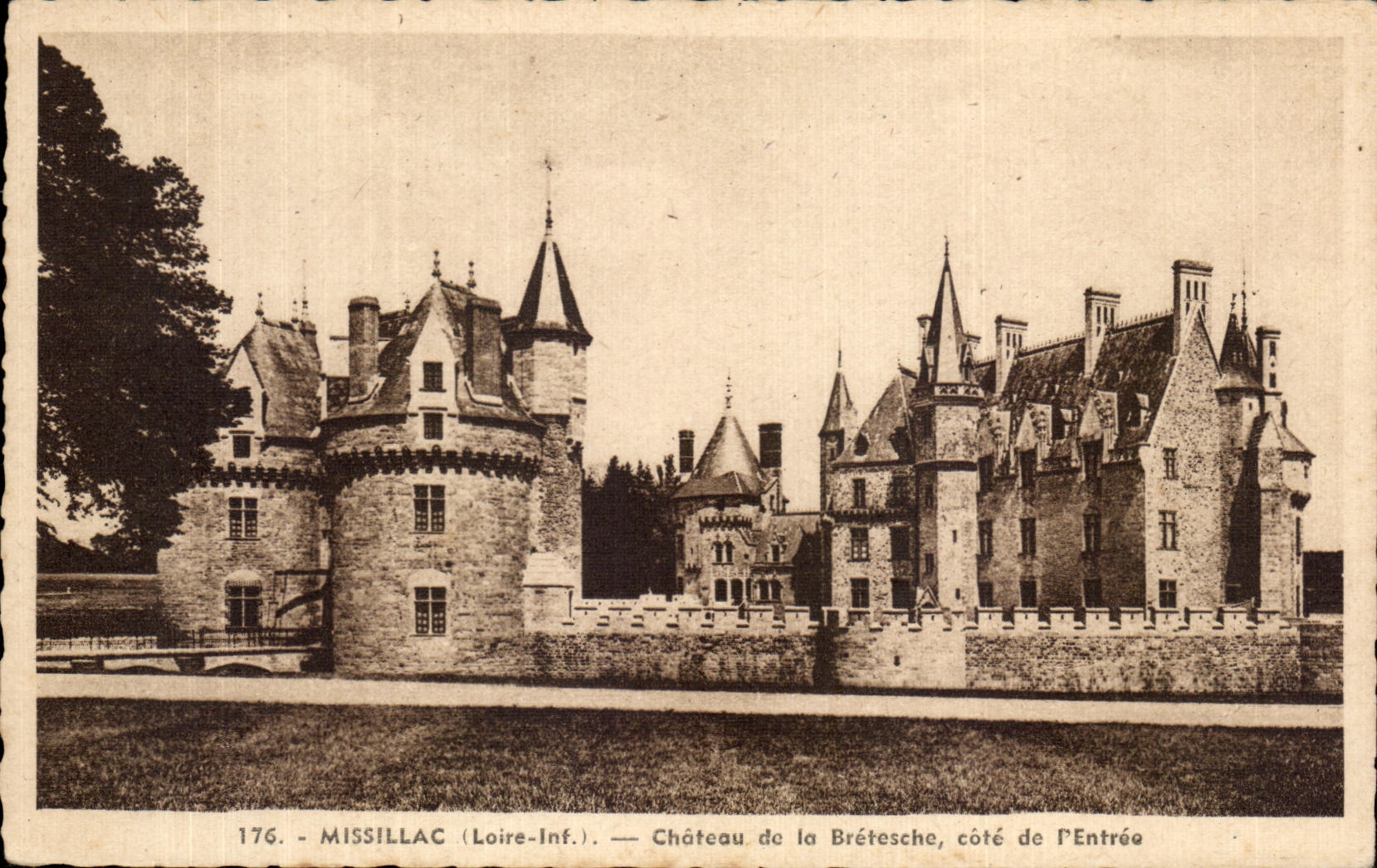 CPA Missillac (Loire inf) Chateau de la Bretesche cote de I Entree
