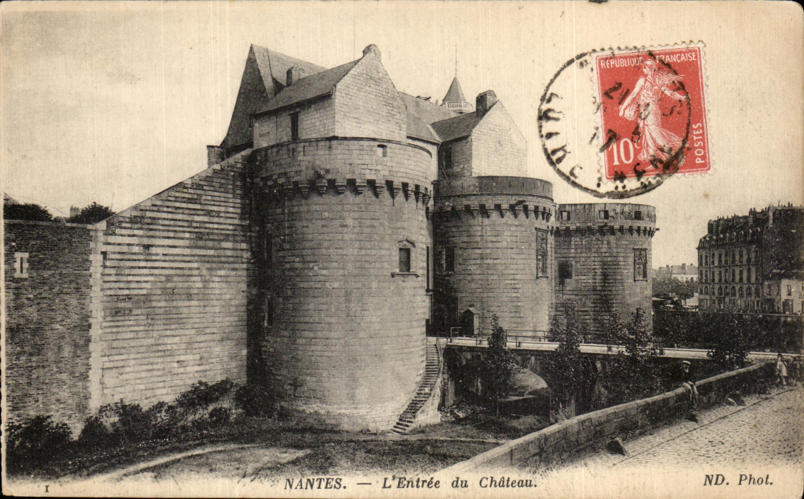 CPA Nantes Entrance of the Castle