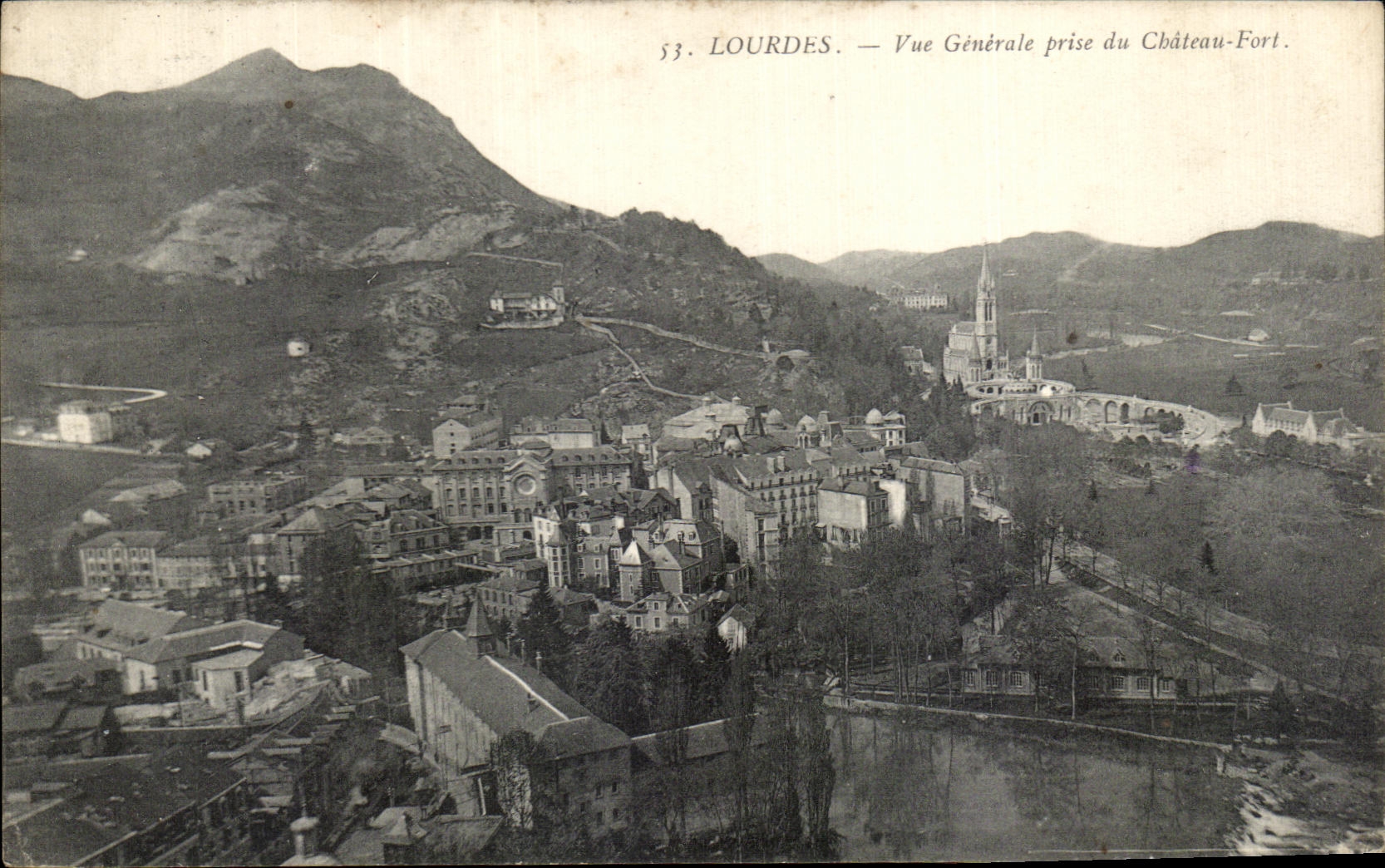 CPA Lourdes Vue Generale prise du Chateau 