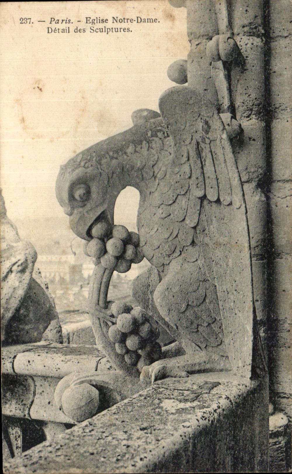 CPA Paris Church Notre Dame Derail of the Sculptures