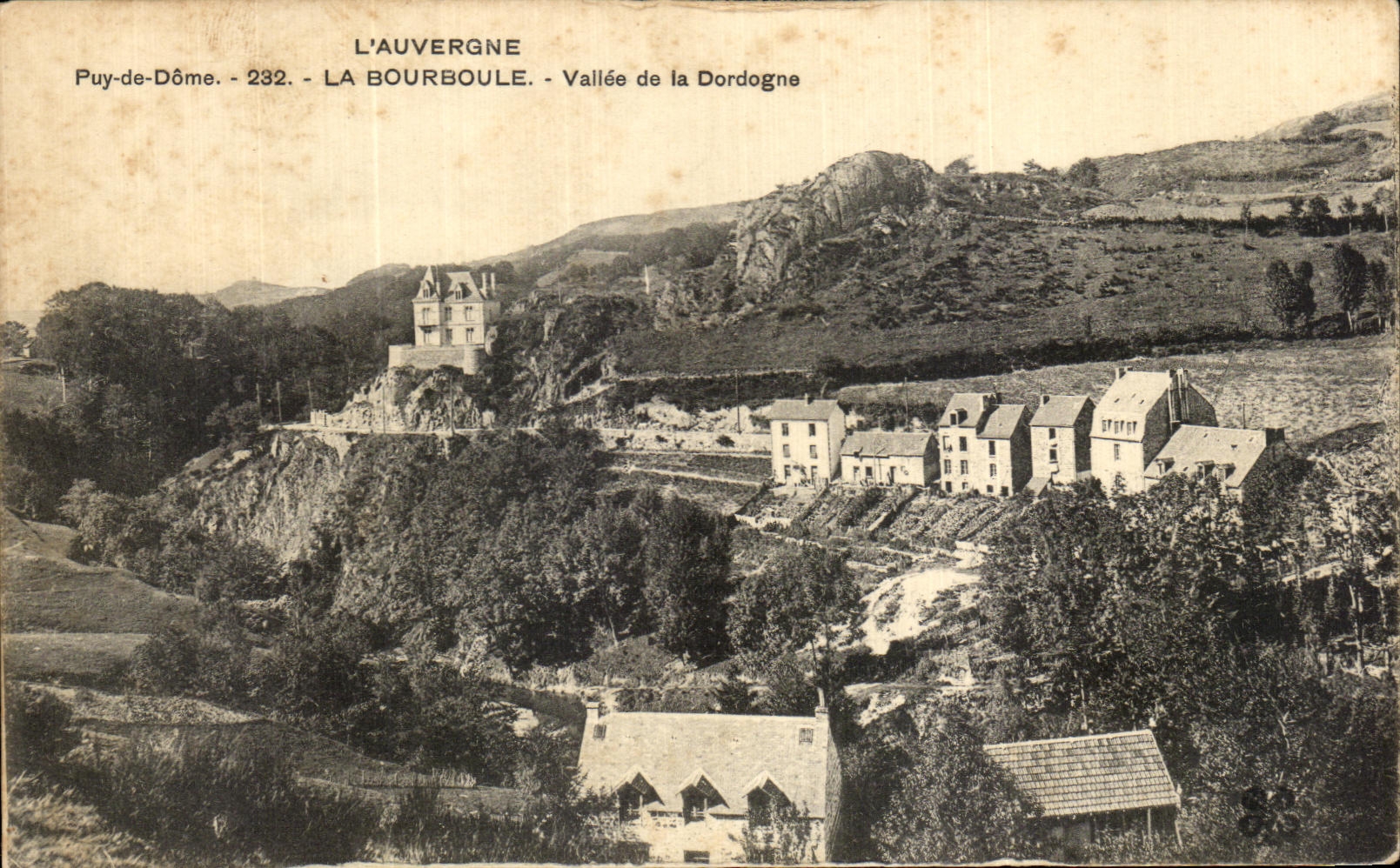 CPA L Auvergne Puy de Dome La Bourboule Vallee de la Dordogne