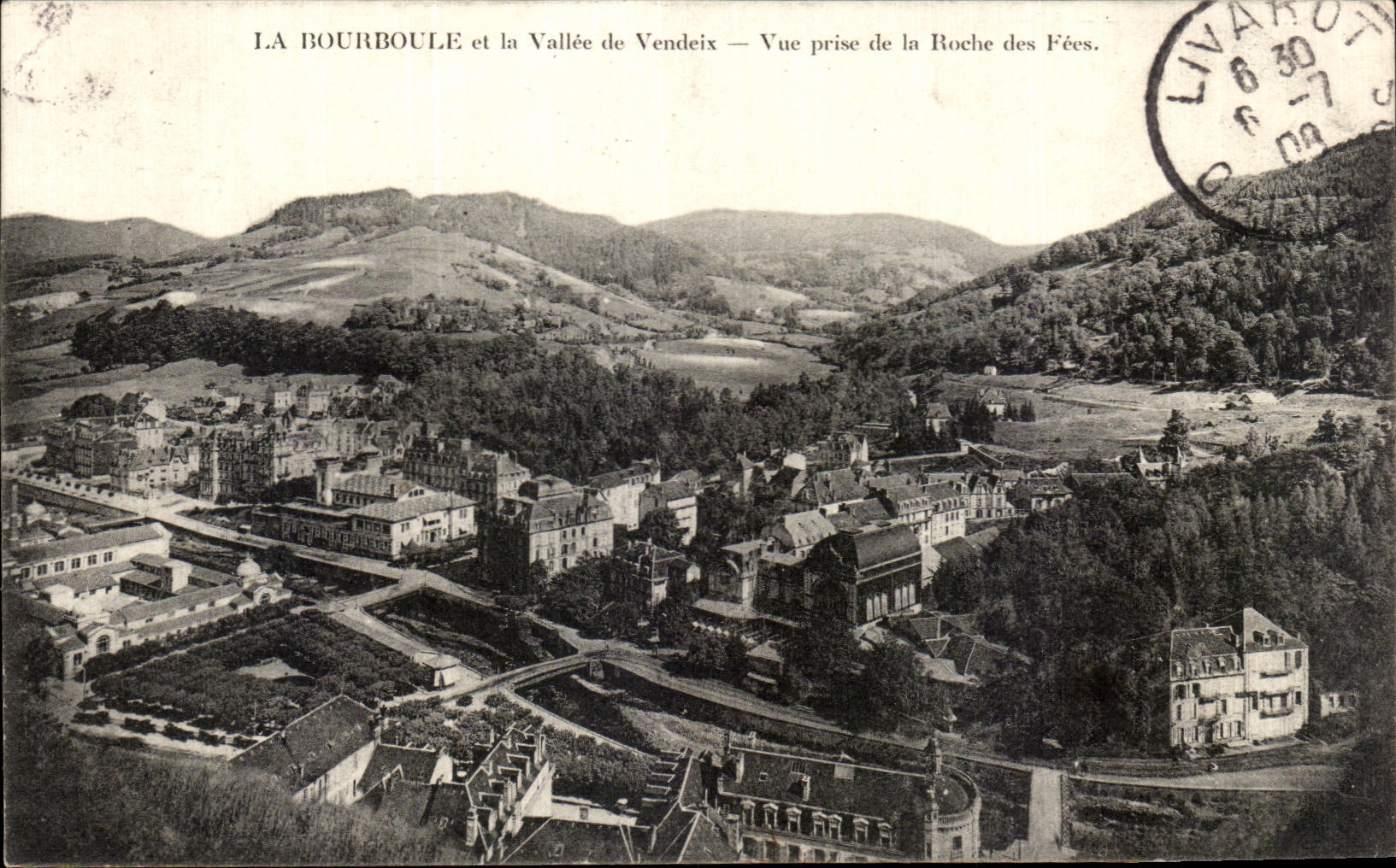 CPA La Bourboule et la vallee de vendeix Vue prise de la roche des fees