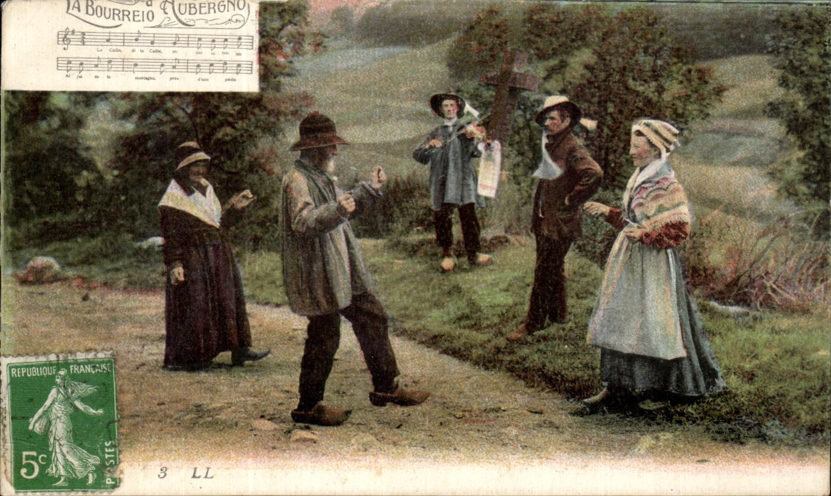 CPA La Bourreio Aubergno Folklore Costume