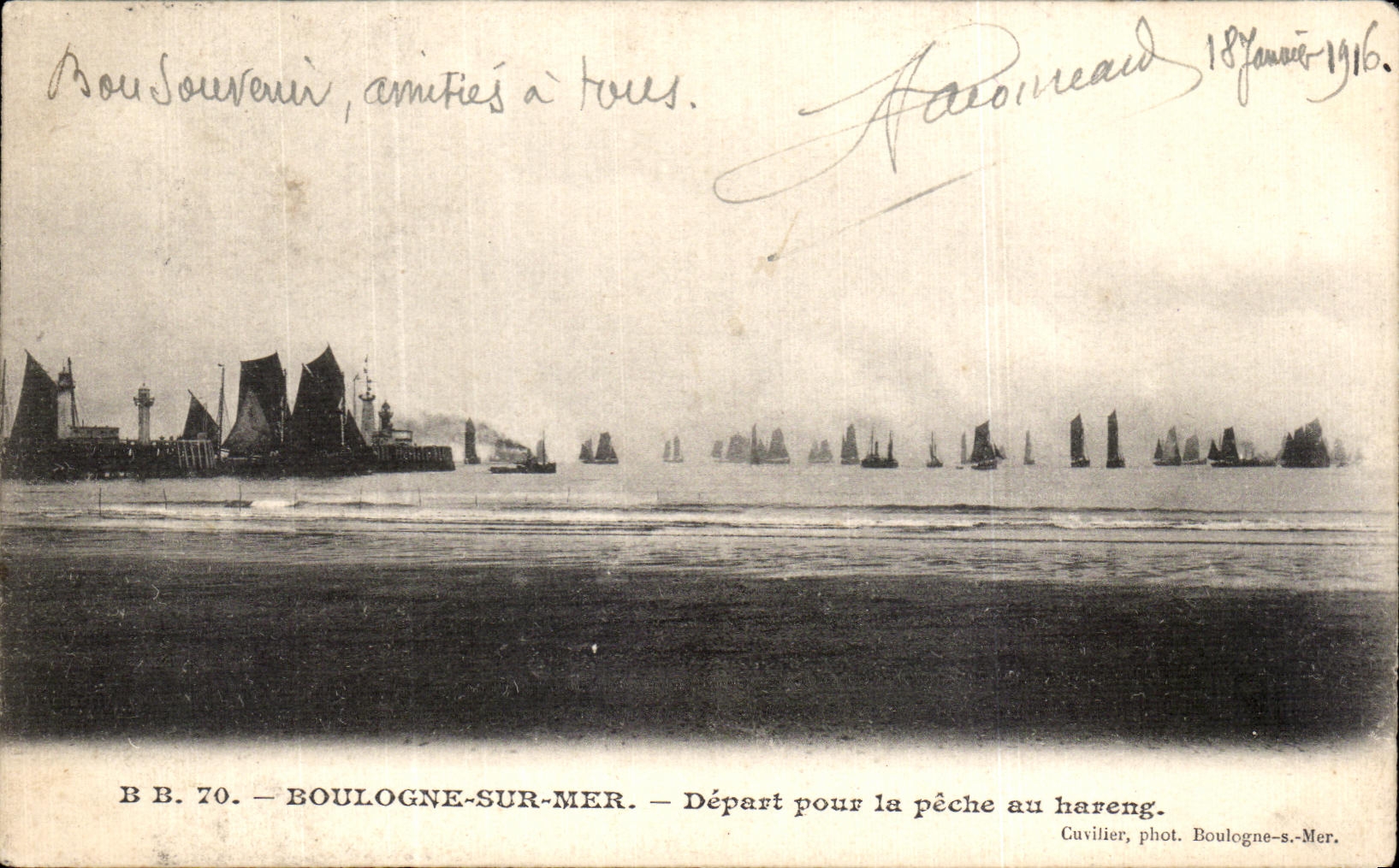 CPA Boulogne On Sea Departure For the sin with the herring Boats