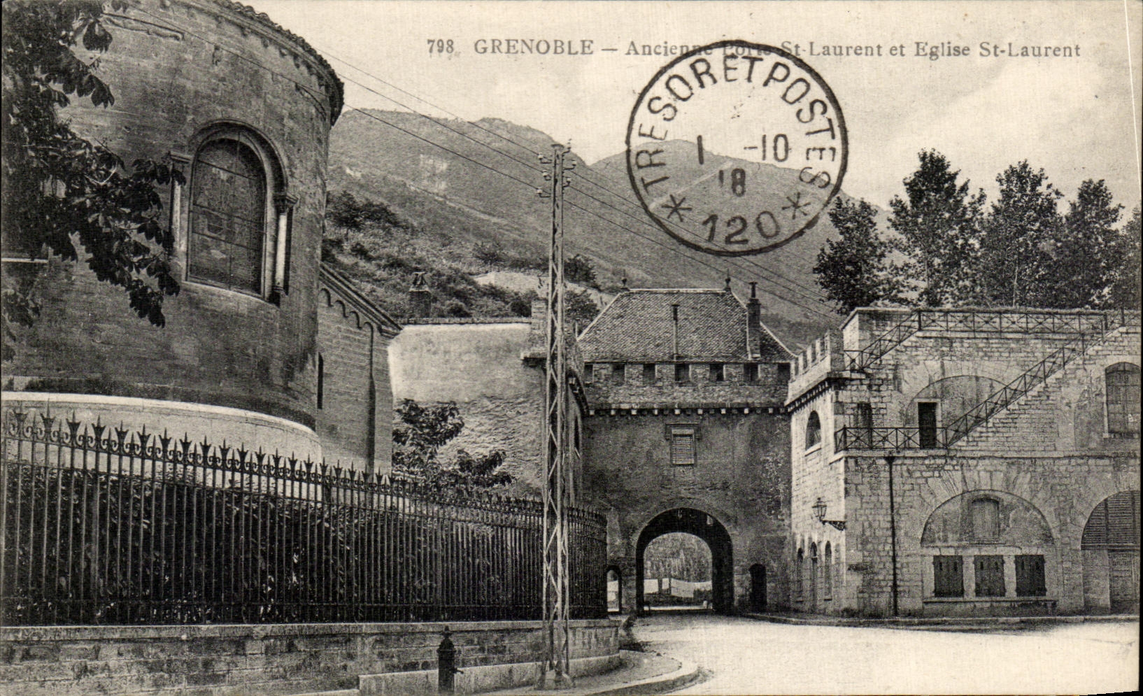 CPA Grenoble Ancienne St Laurent et Eglise St Laurent