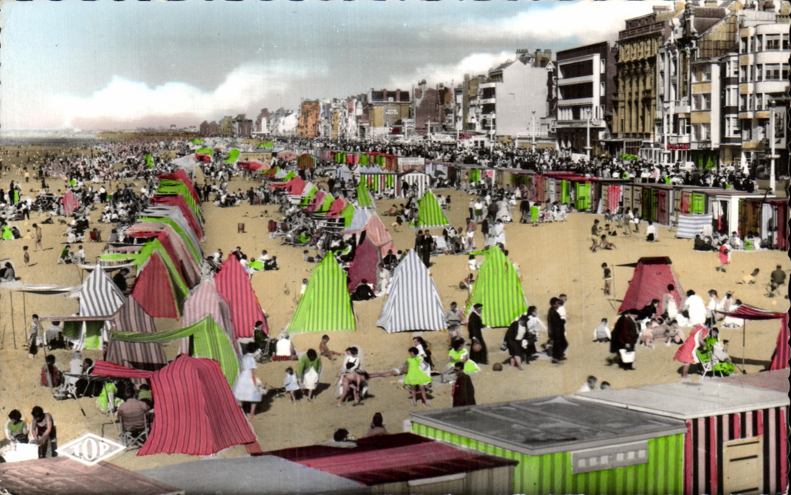 CPA Malo les Bains (Nord) Perspective sur la Plage