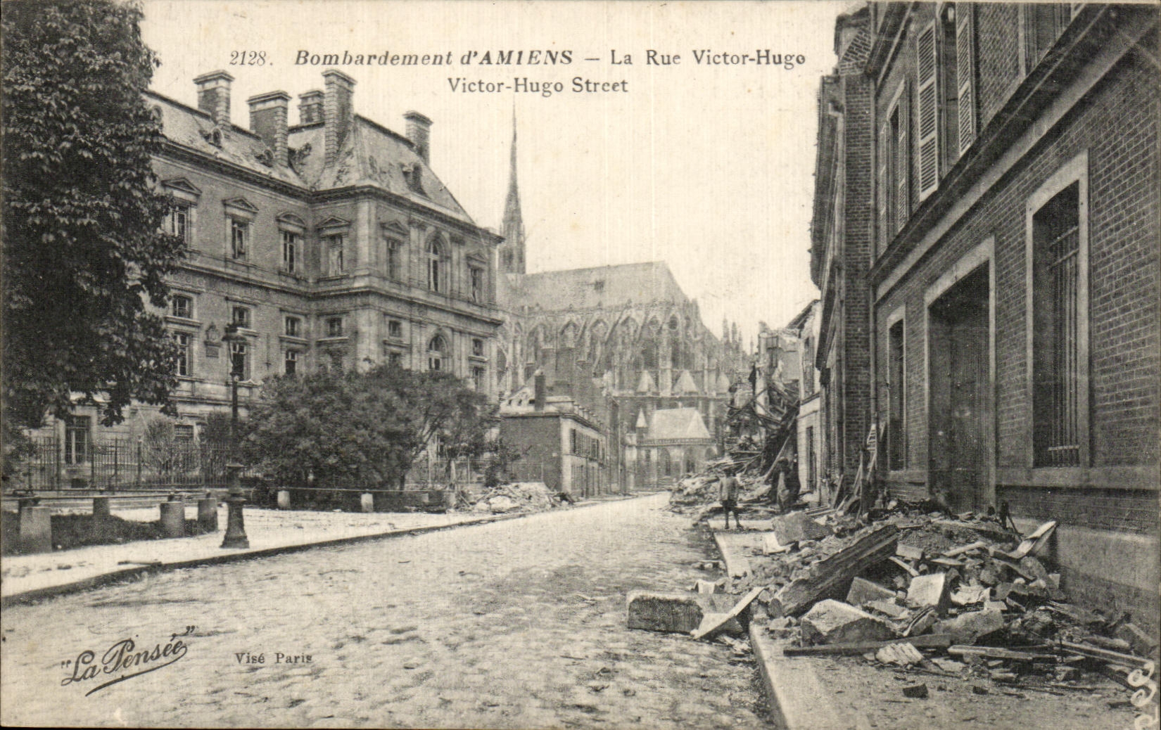 CPA Bombardement d Amiens La Rue Victor Hugo Victor Hugo Street Militaria