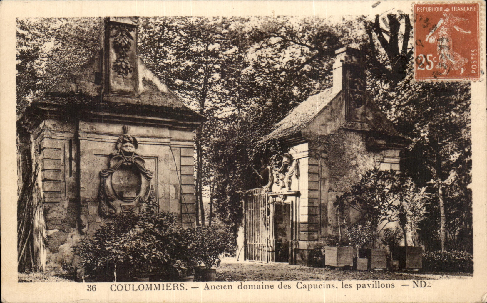 CPA Coulommiers Old field of the Capuchins houses