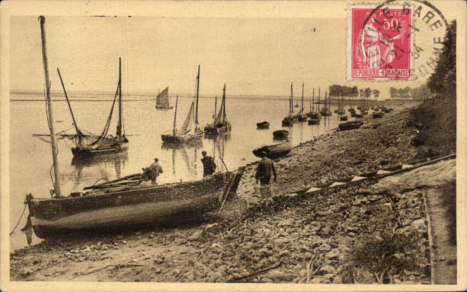 CPA St Valery on Sum the Dam Boats