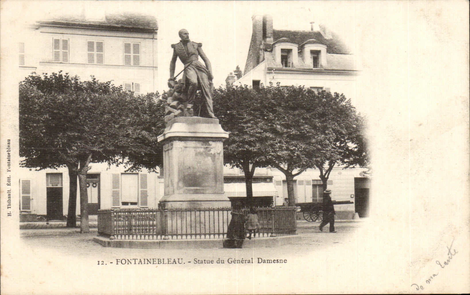 CPA Fontainebleau Statue du General Damesne