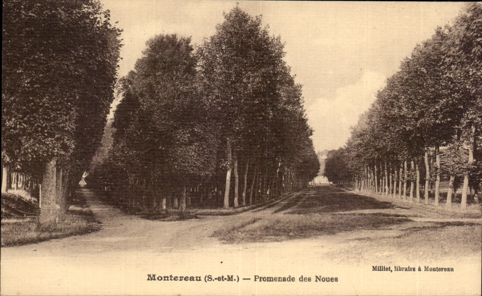 CPA Montereau Walk of the Valleys