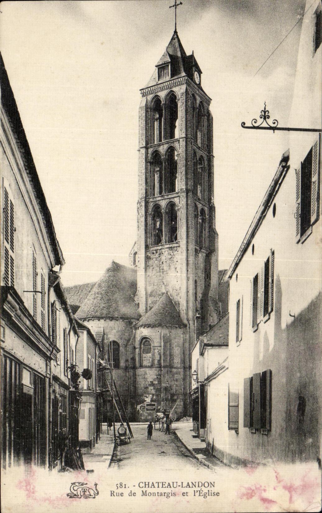 CPA Castle Landon Street of Montargis and Church