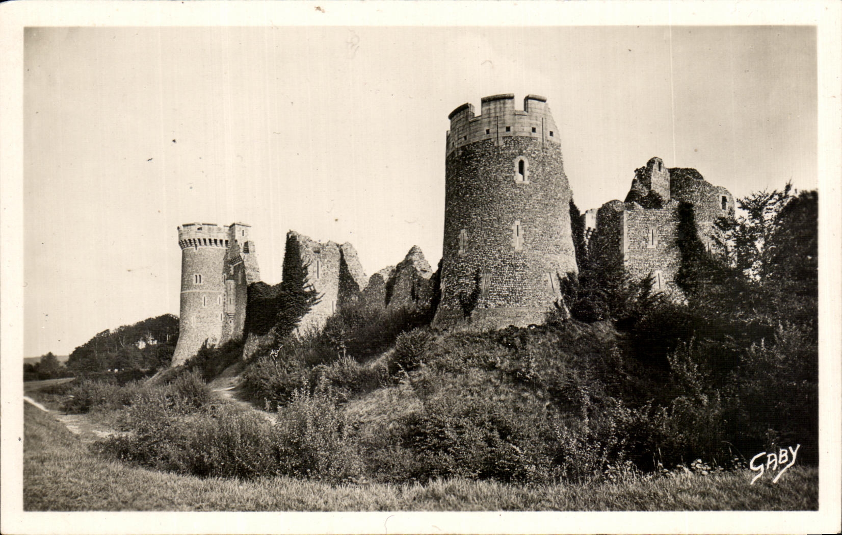 CPA the Moulineaux Face the Robert Castle