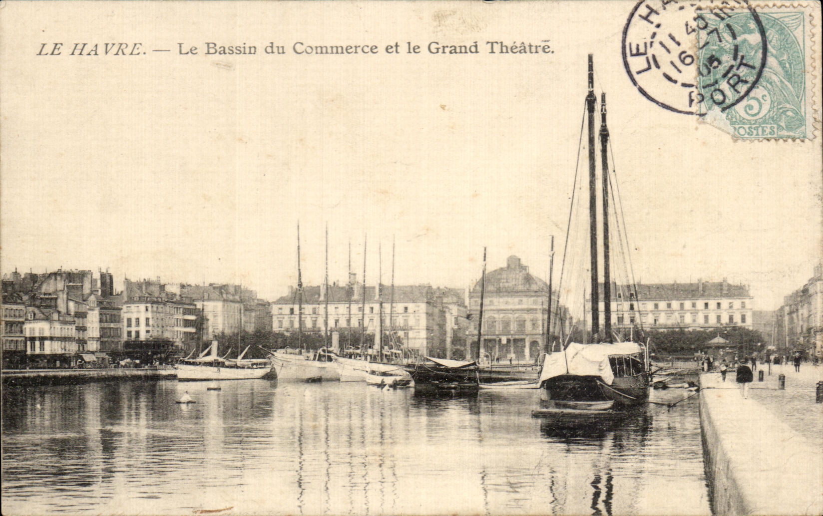 CPA Le Havre Le Bassin du Commerce et le Grand Theatre Bateau