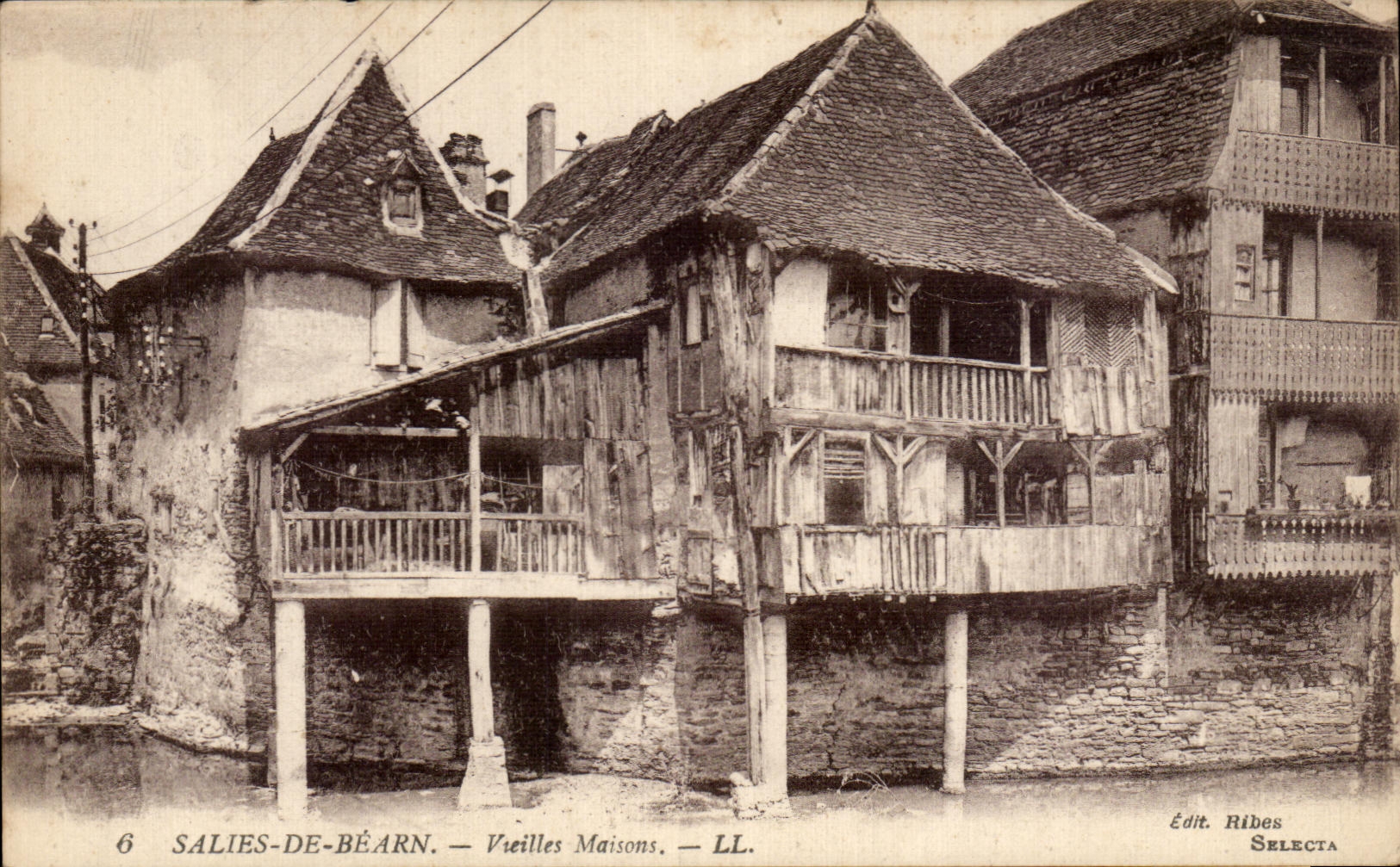CPA Salies De Bearn Vieilles Maisons