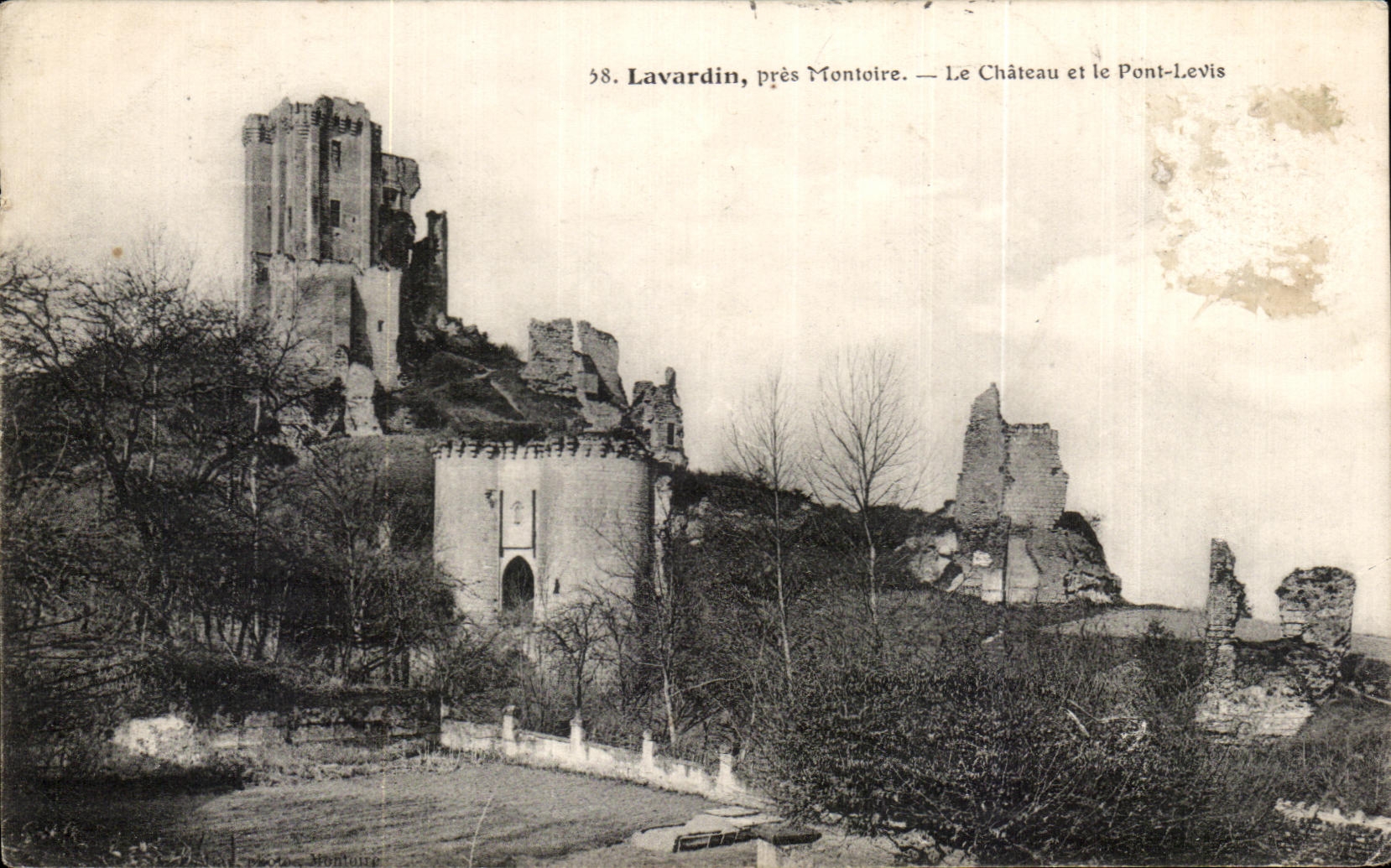 CPA Lavardin Pres Montoire Le Chateau et le Pont Levis