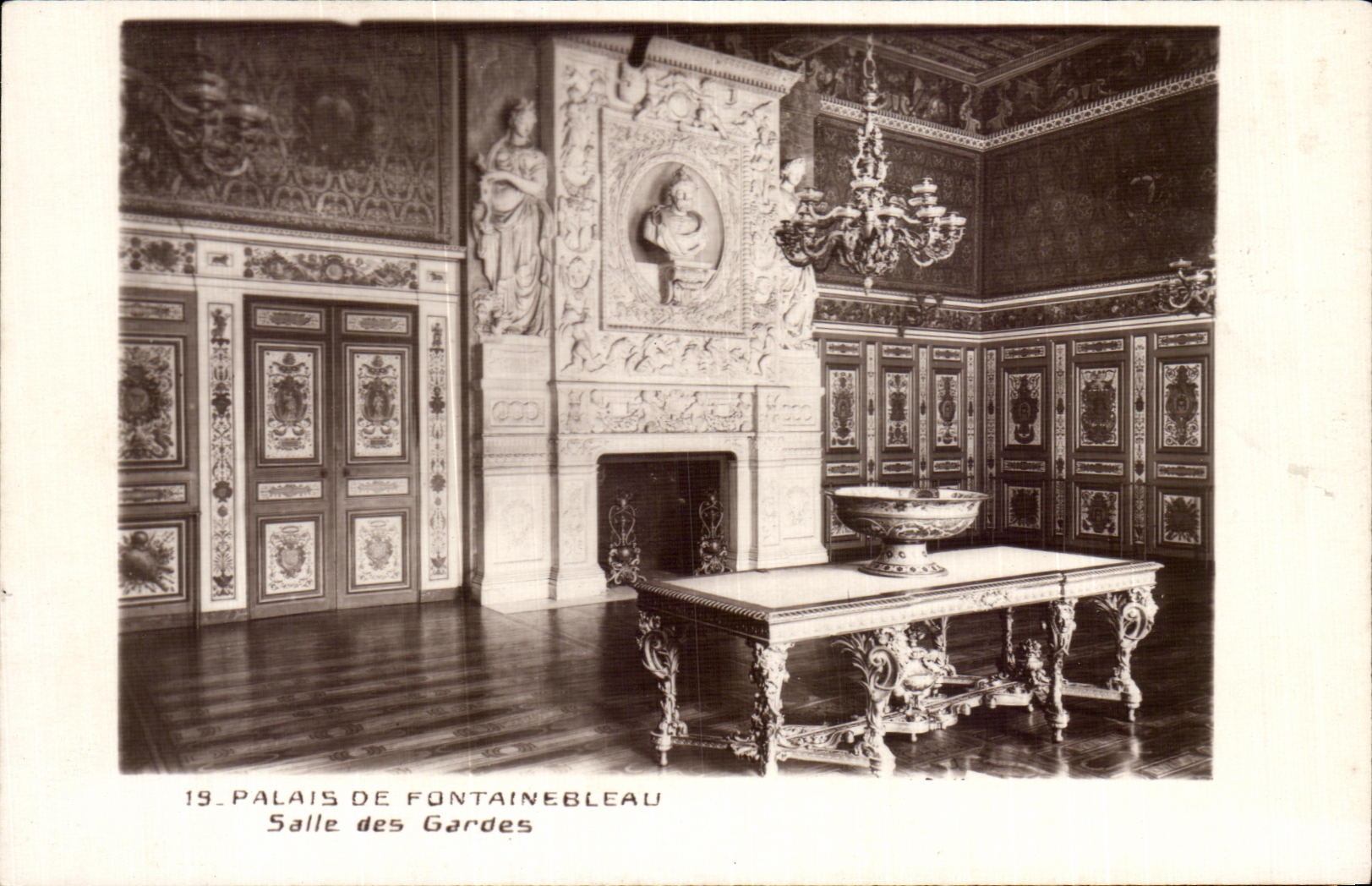 CPA Palais De Fontainebleau Salle des Gardes