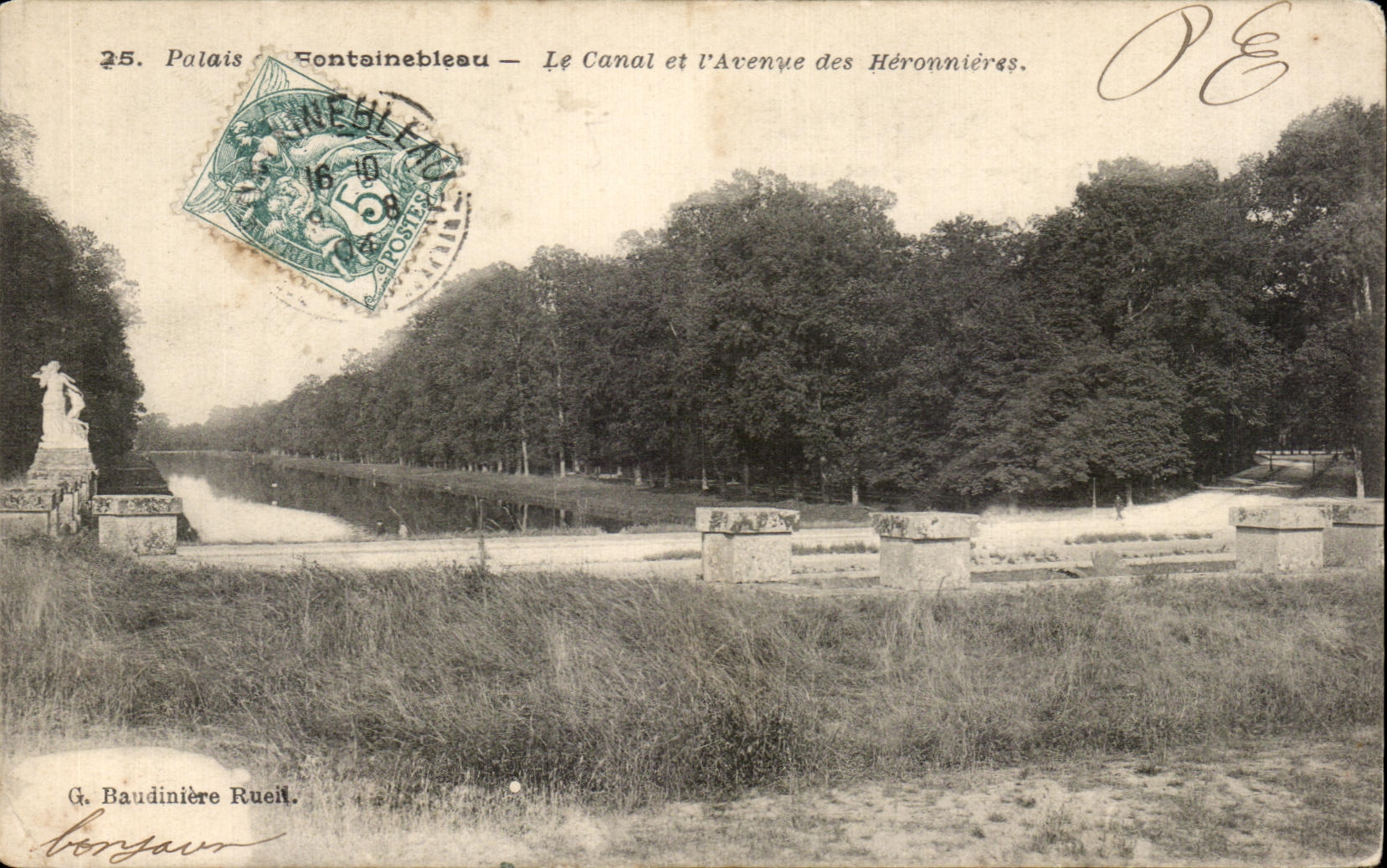 CPA Palais Fontainebleau Le Canal et I Avenue des Heronnieres