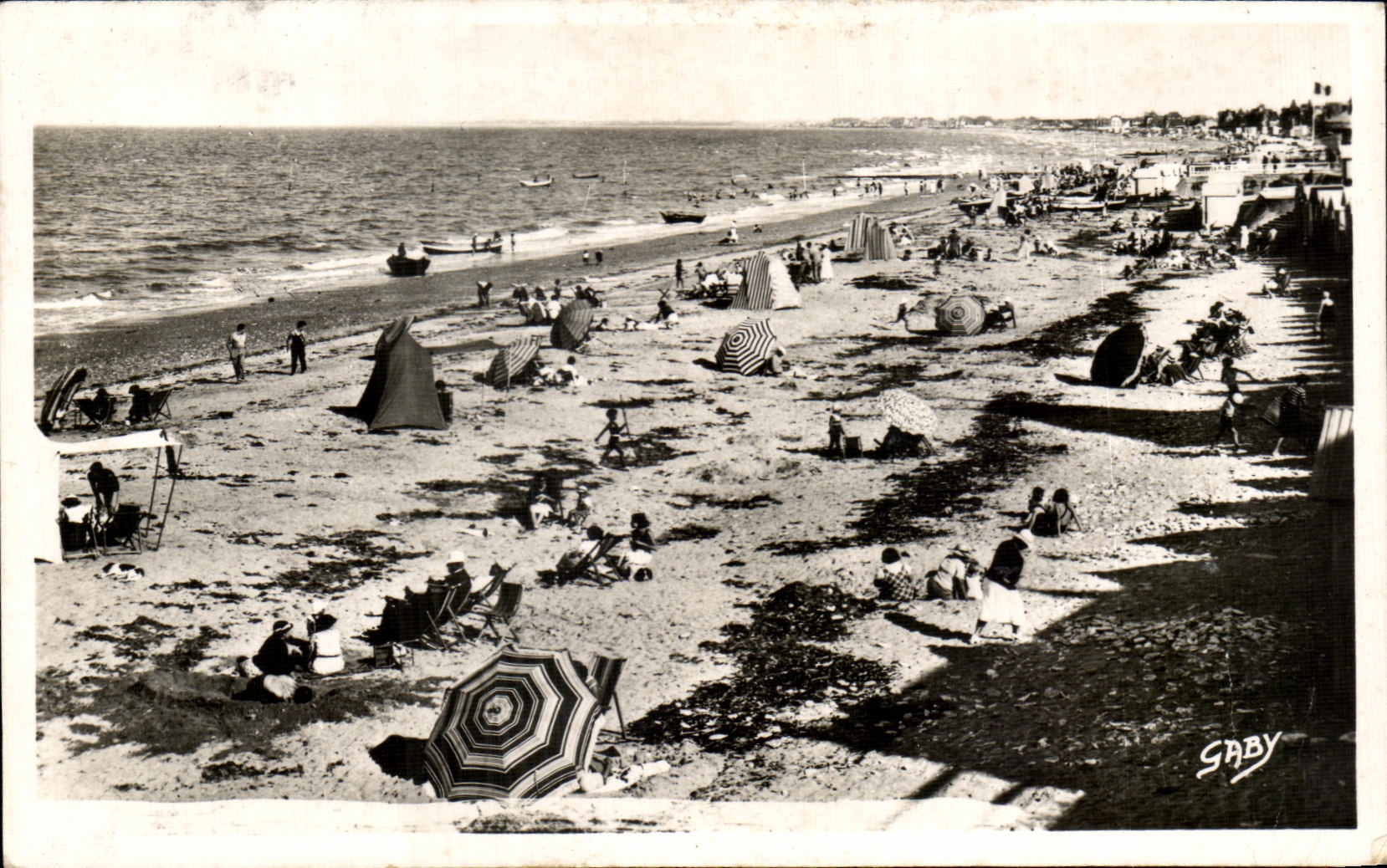 CPA Lion sur Mer Panorama of the Beach
