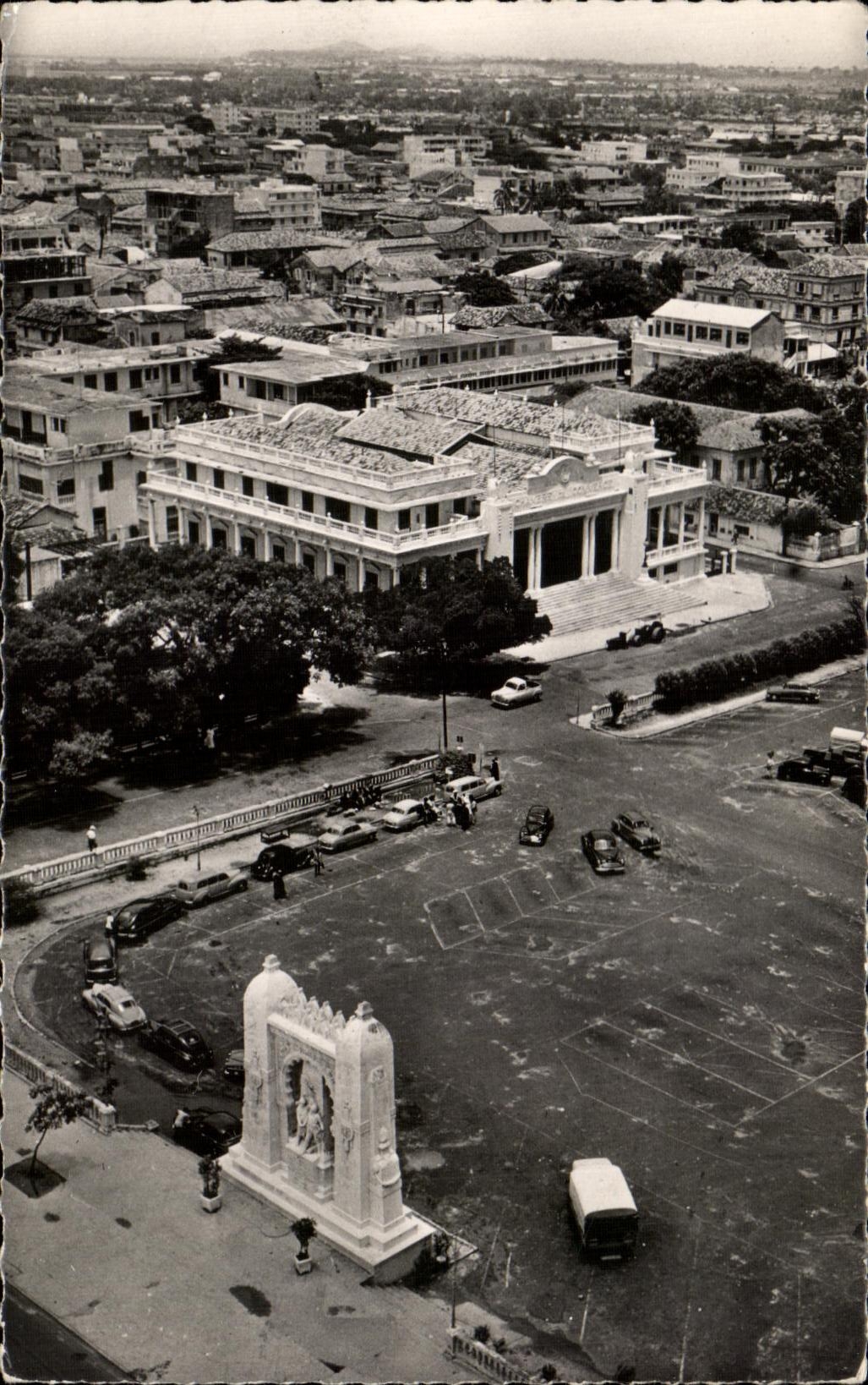 CPA Dakar Places Protest Chamber of commerce and Monument oux Morts Senegal