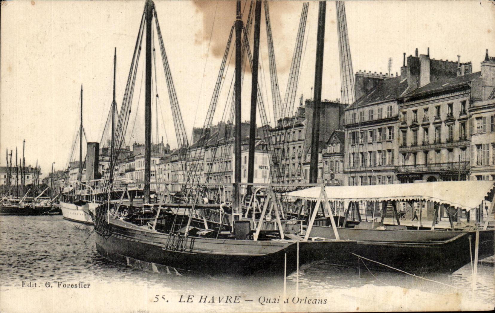 CPA Le Havre Quai d Orleans Bateaux