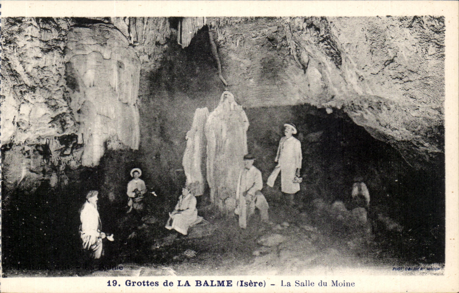 CPA Caves of Balme the room of the monk