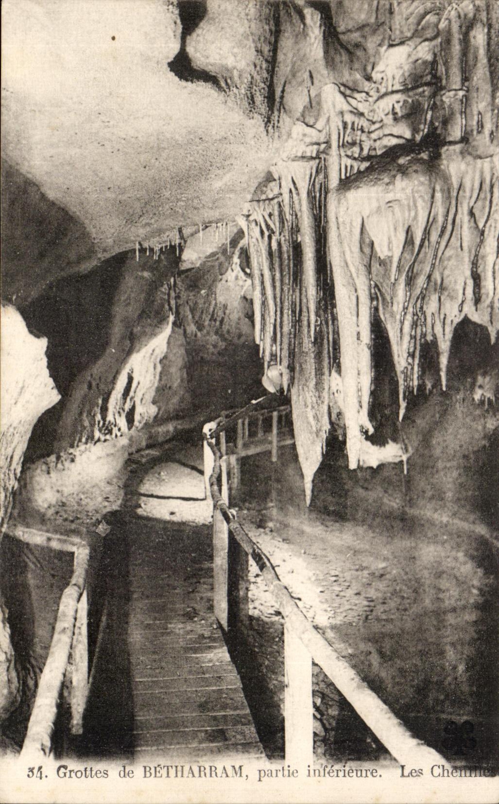 CPA Grottes De Betharram Partie Inferieure Les Chemines