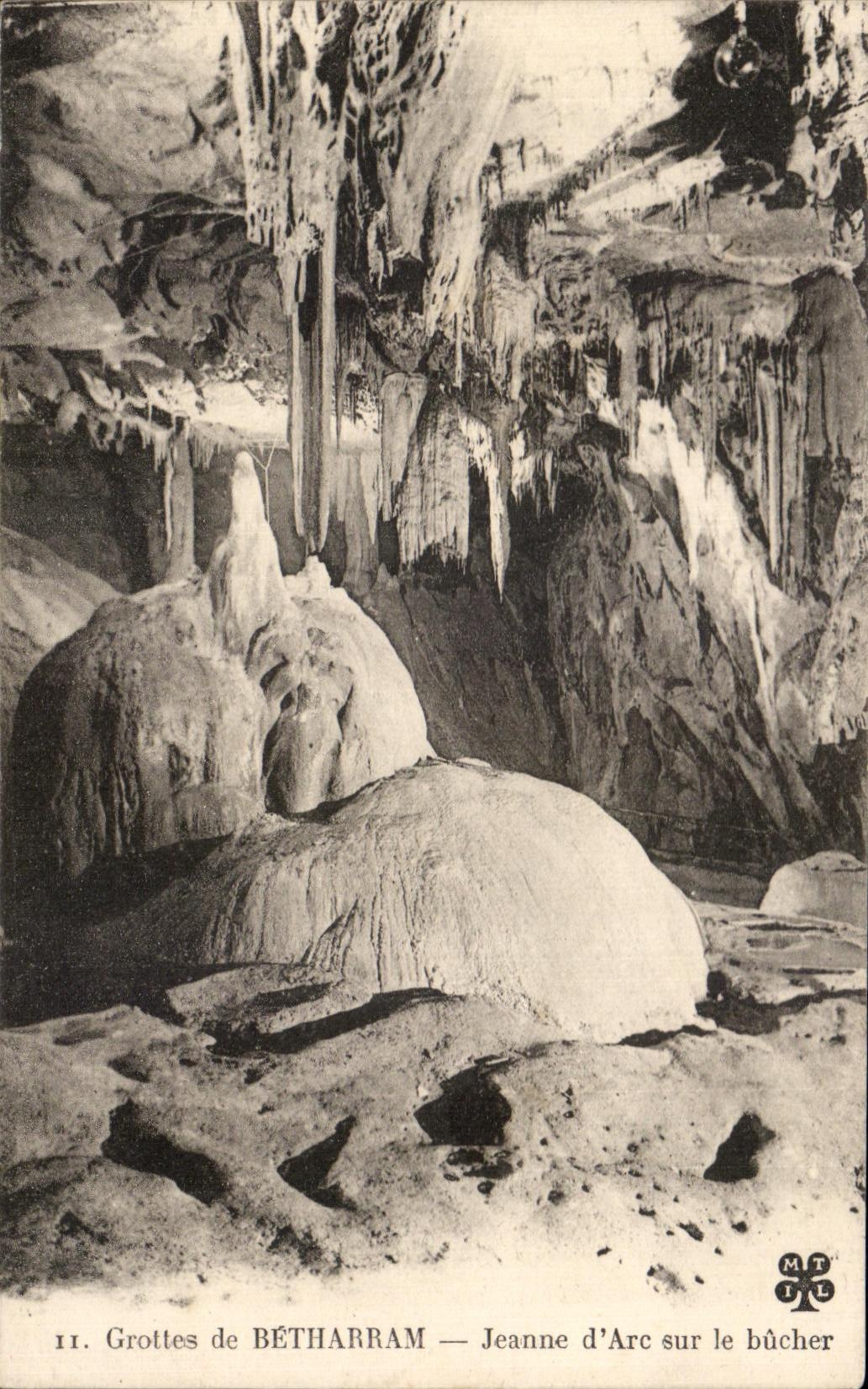CPA Grottes De Betharram Jeanne d Arc sur Le Bucher